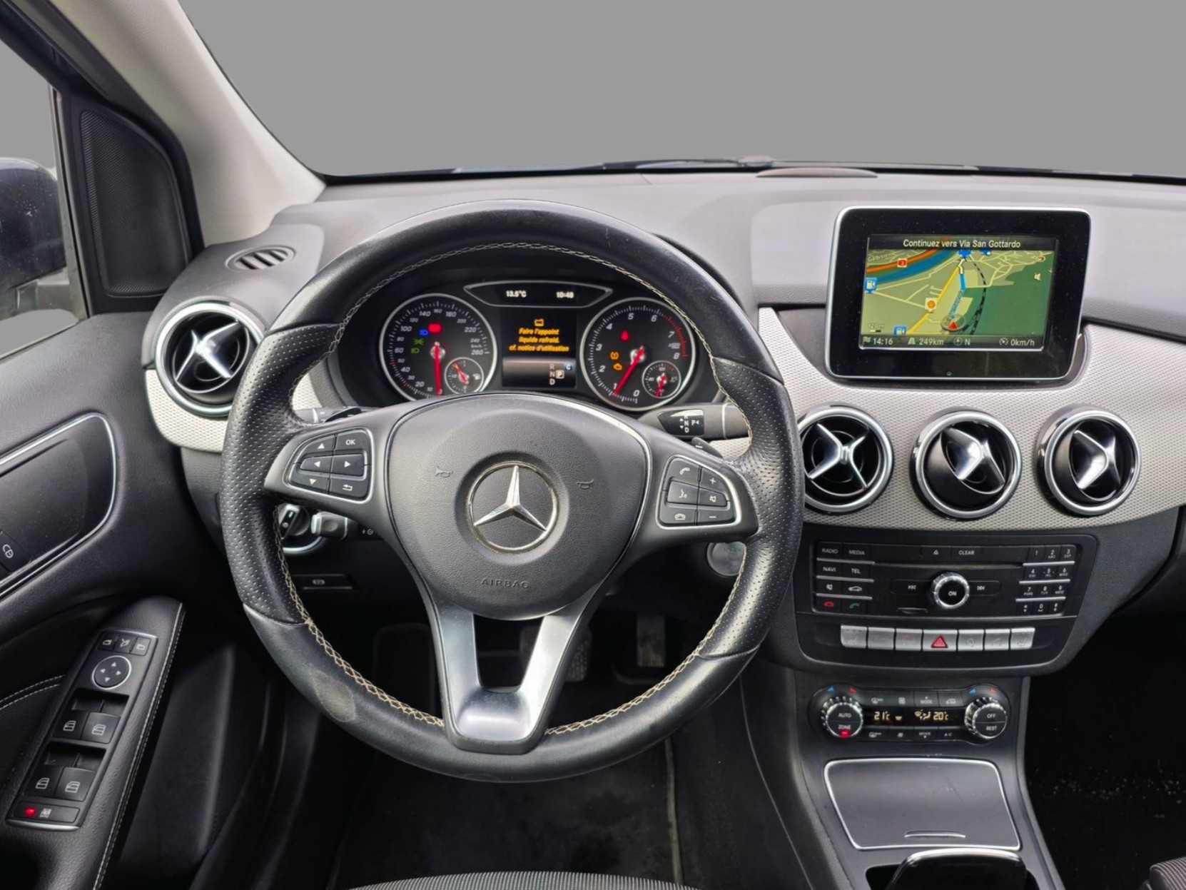 MERCEDES-BENZ B 220 Style 4Matic 7G-DCT-image-9