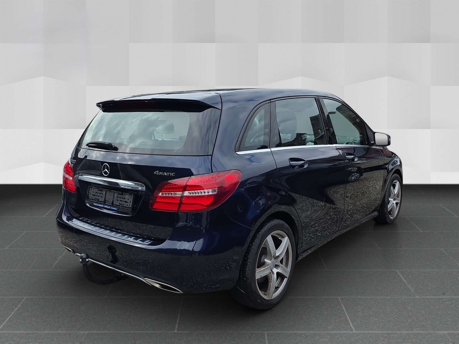 MERCEDES-BENZ B 220 Style 4Matic 7G-DCT-image-4