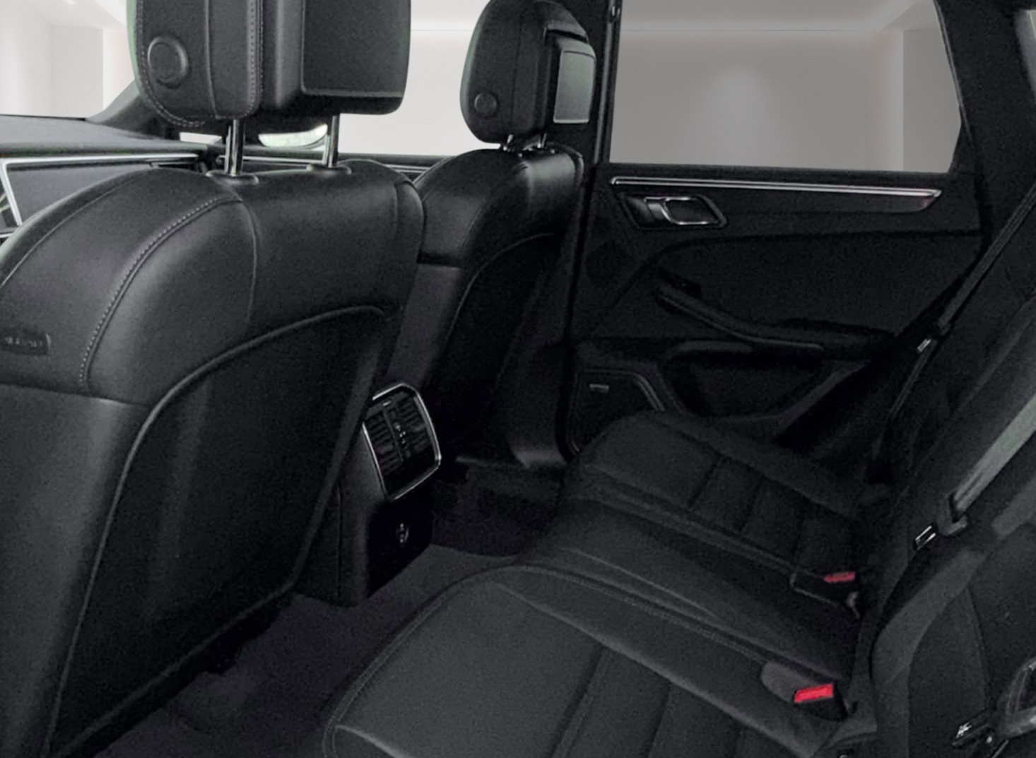 PORSCHE Macan GTS PDK-image-15