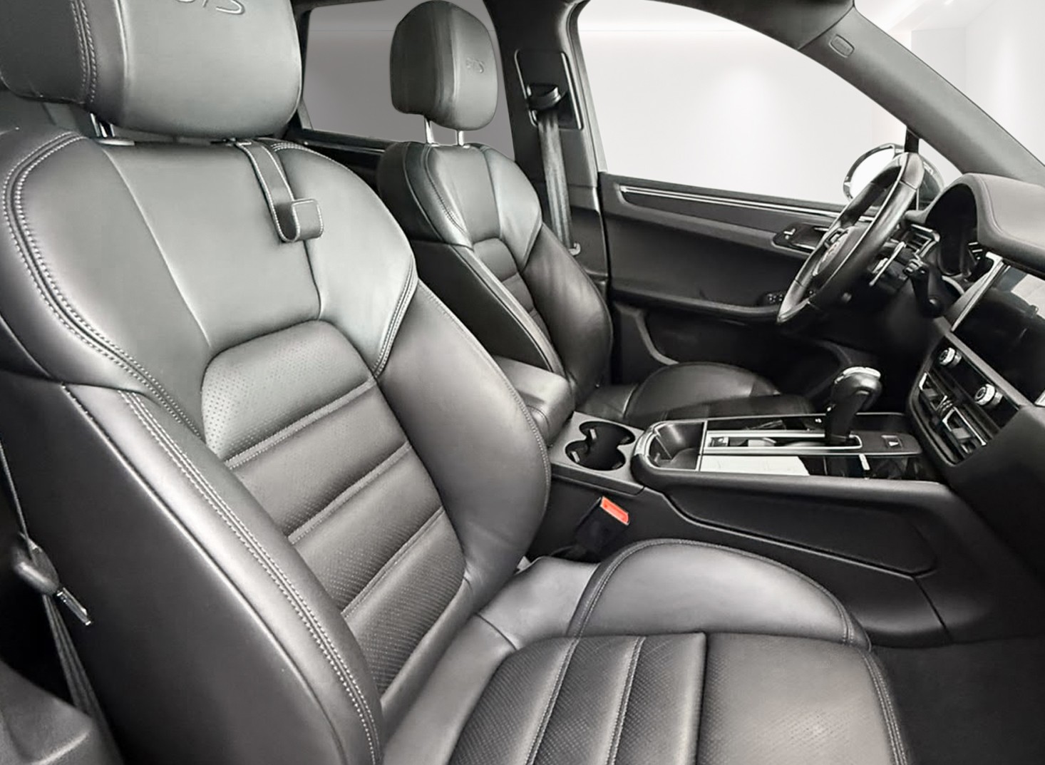 PORSCHE Macan GTS PDK-image-14
