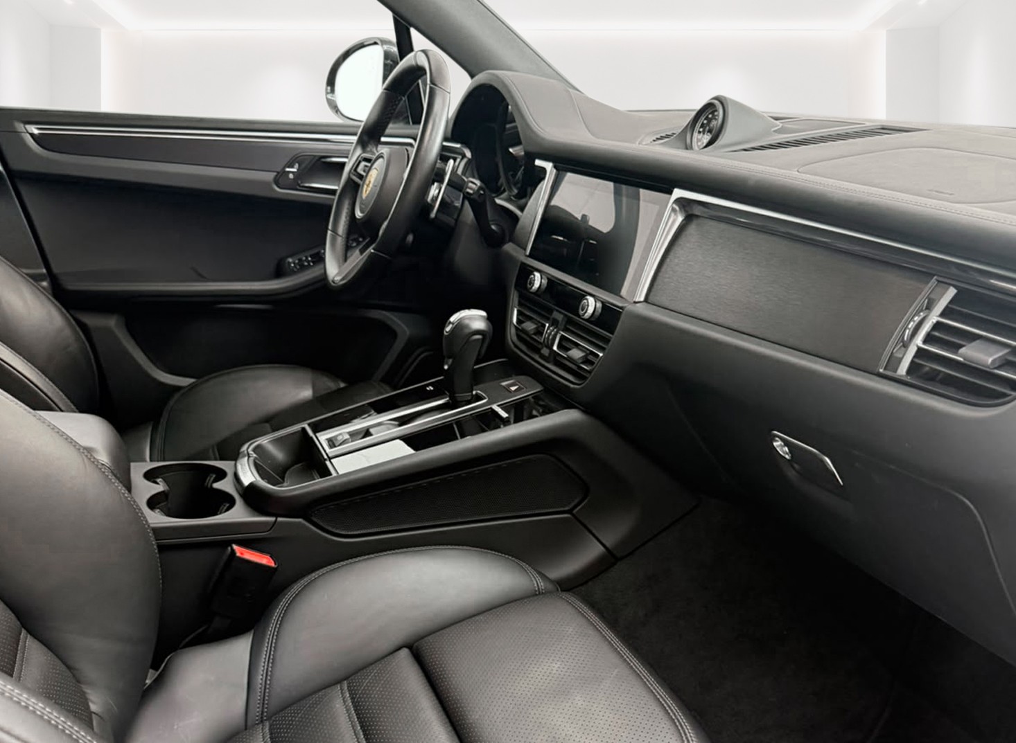 PORSCHE Macan GTS PDK-image-13