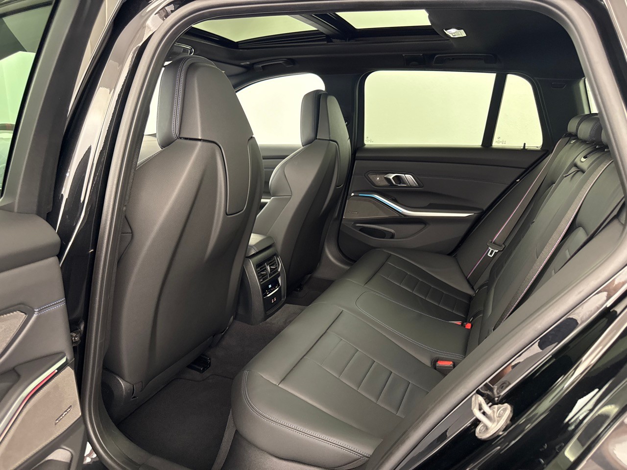 BMW M340d xDrive 48V Touring-image-5