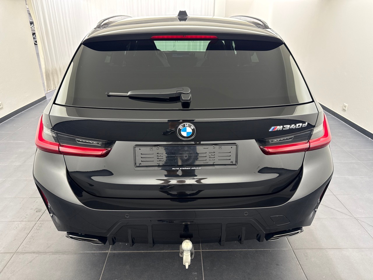 BMW M340d xDrive 48V Touring-image-16