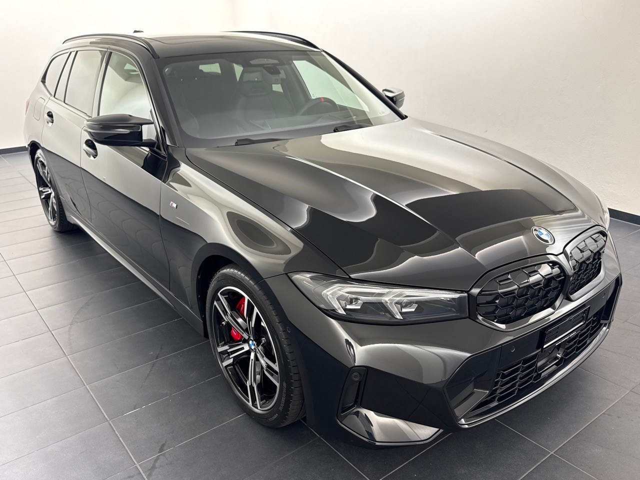 BMW M340d xDrive 48V Touring-image-3