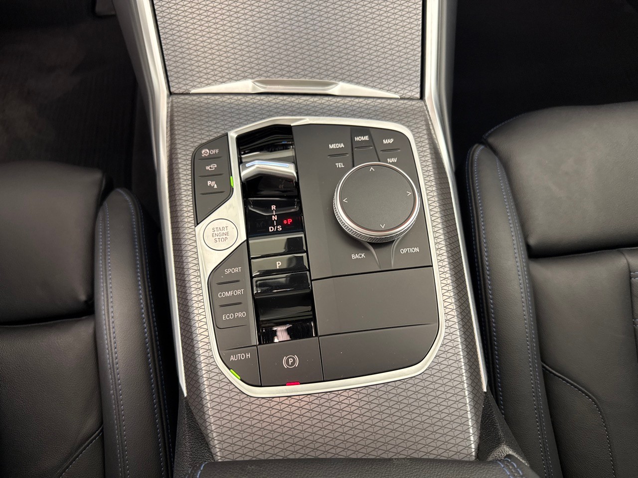 BMW M340d xDrive 48V Touring-image-13