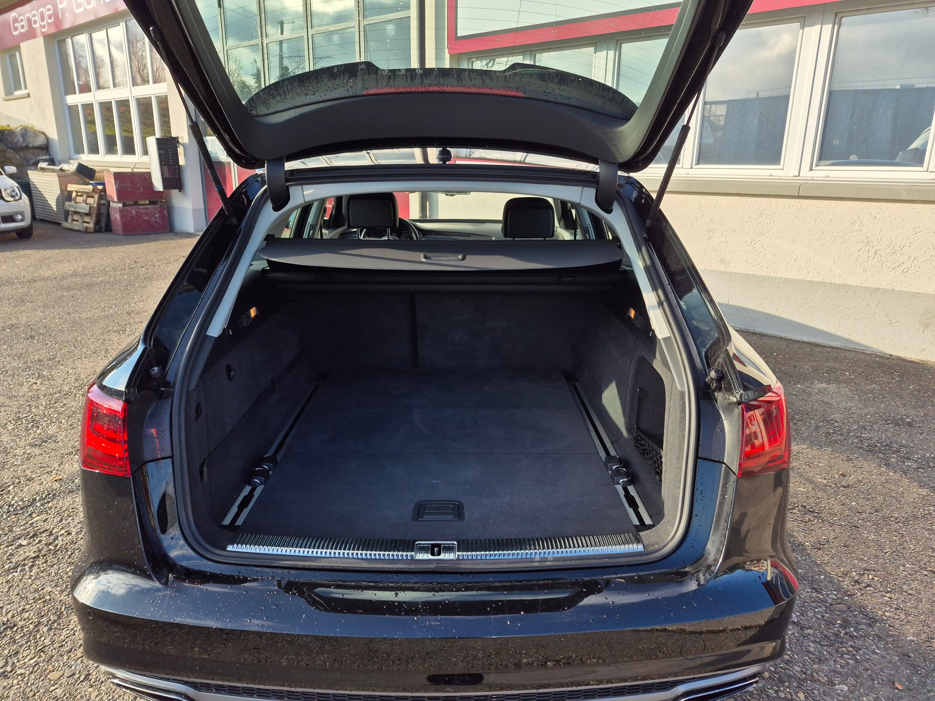 AUDI A6 Avant 2.0 TDI quattro S-tronic-image-15