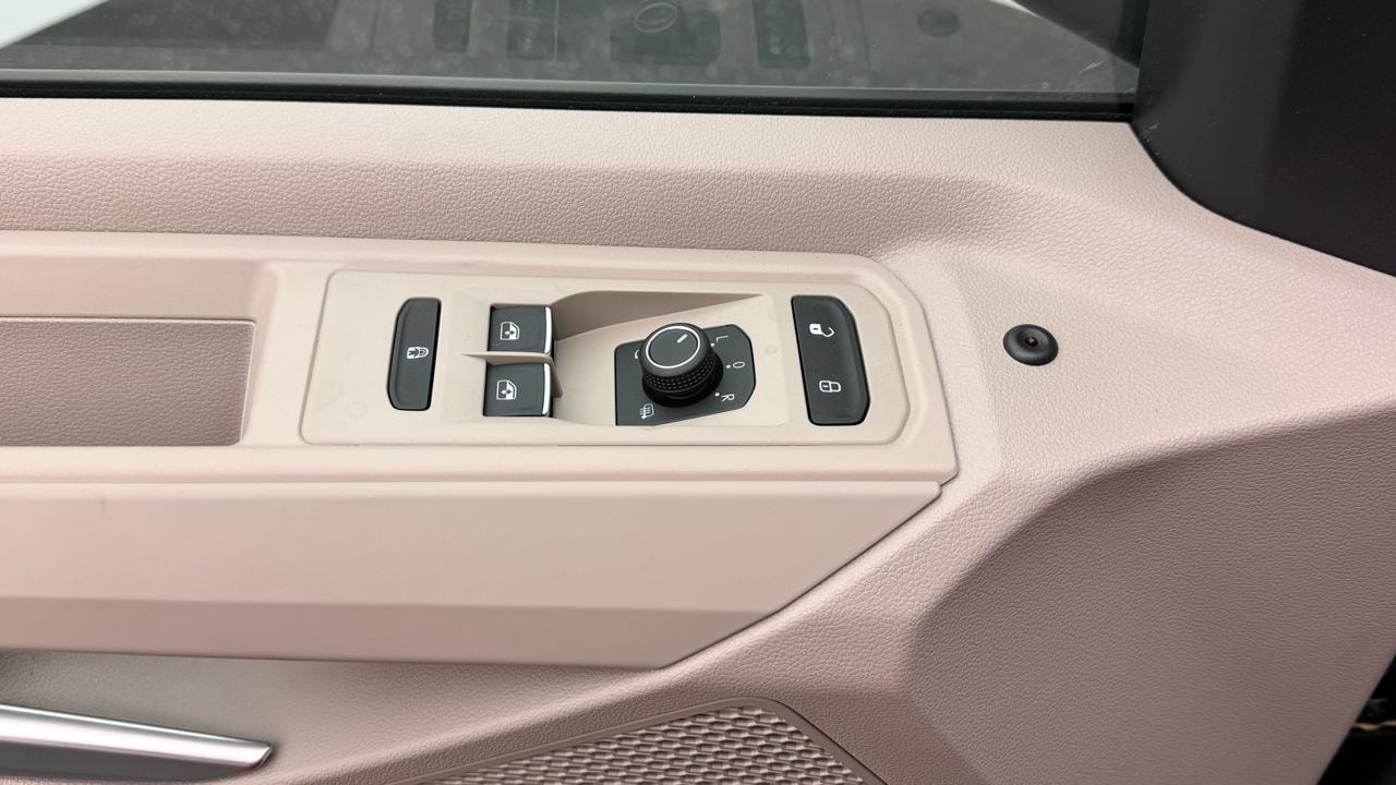 VW Multivan 1.5 eHybrid Life Edition Lang DSG-image-8