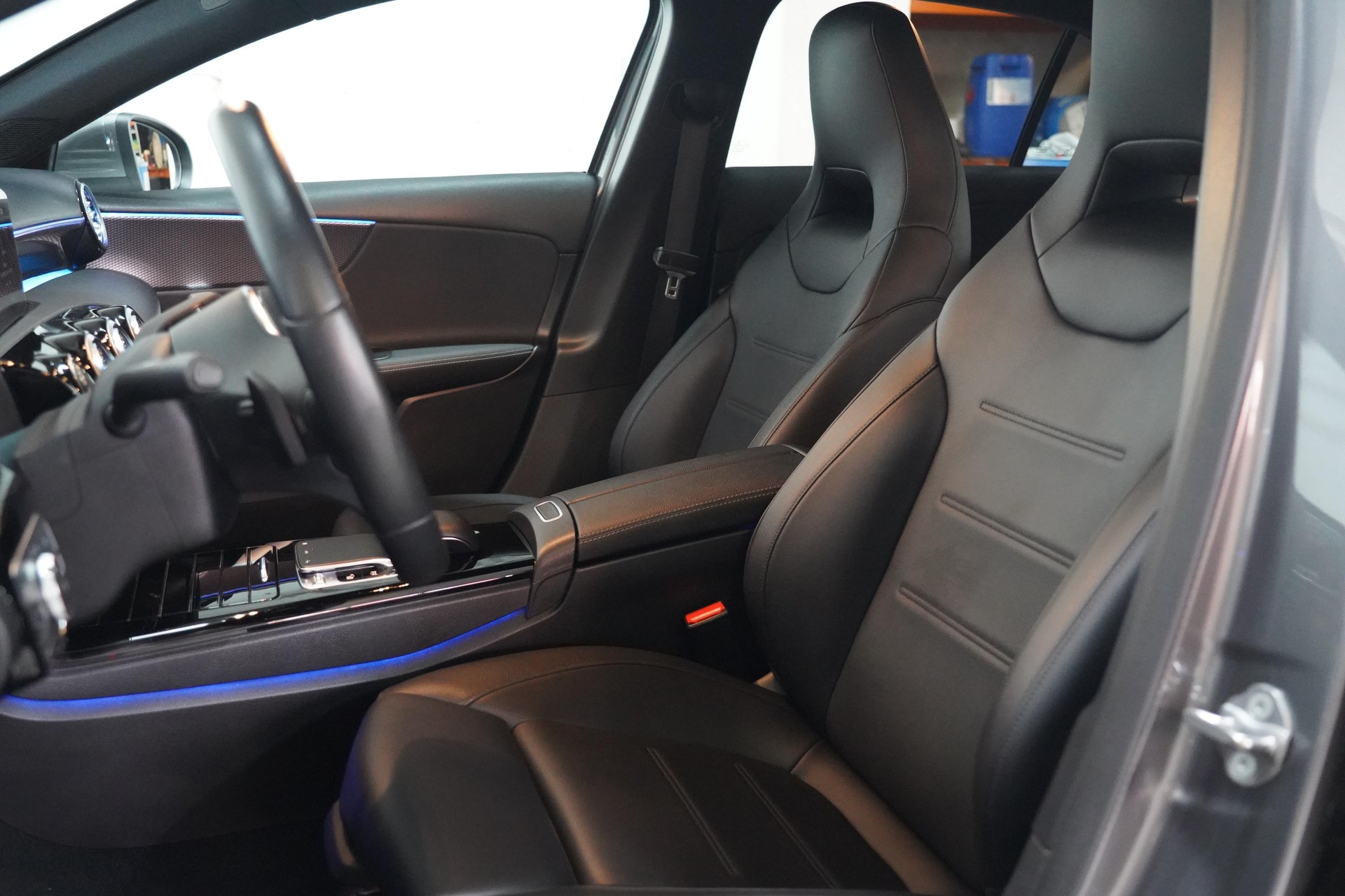 MERCEDES-BENZ A 180 d-image-7