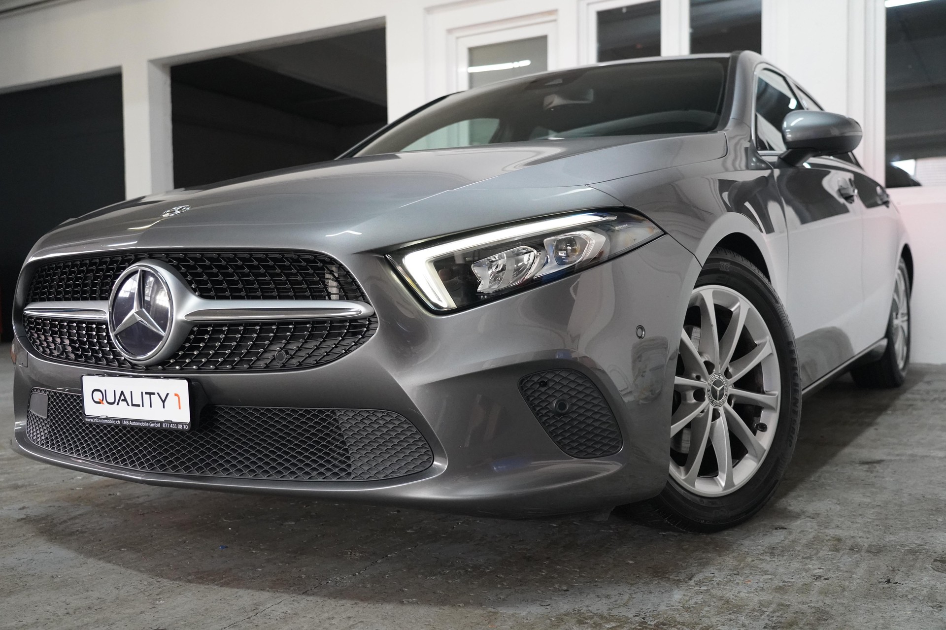 MERCEDES-BENZ A 180 d-image-4