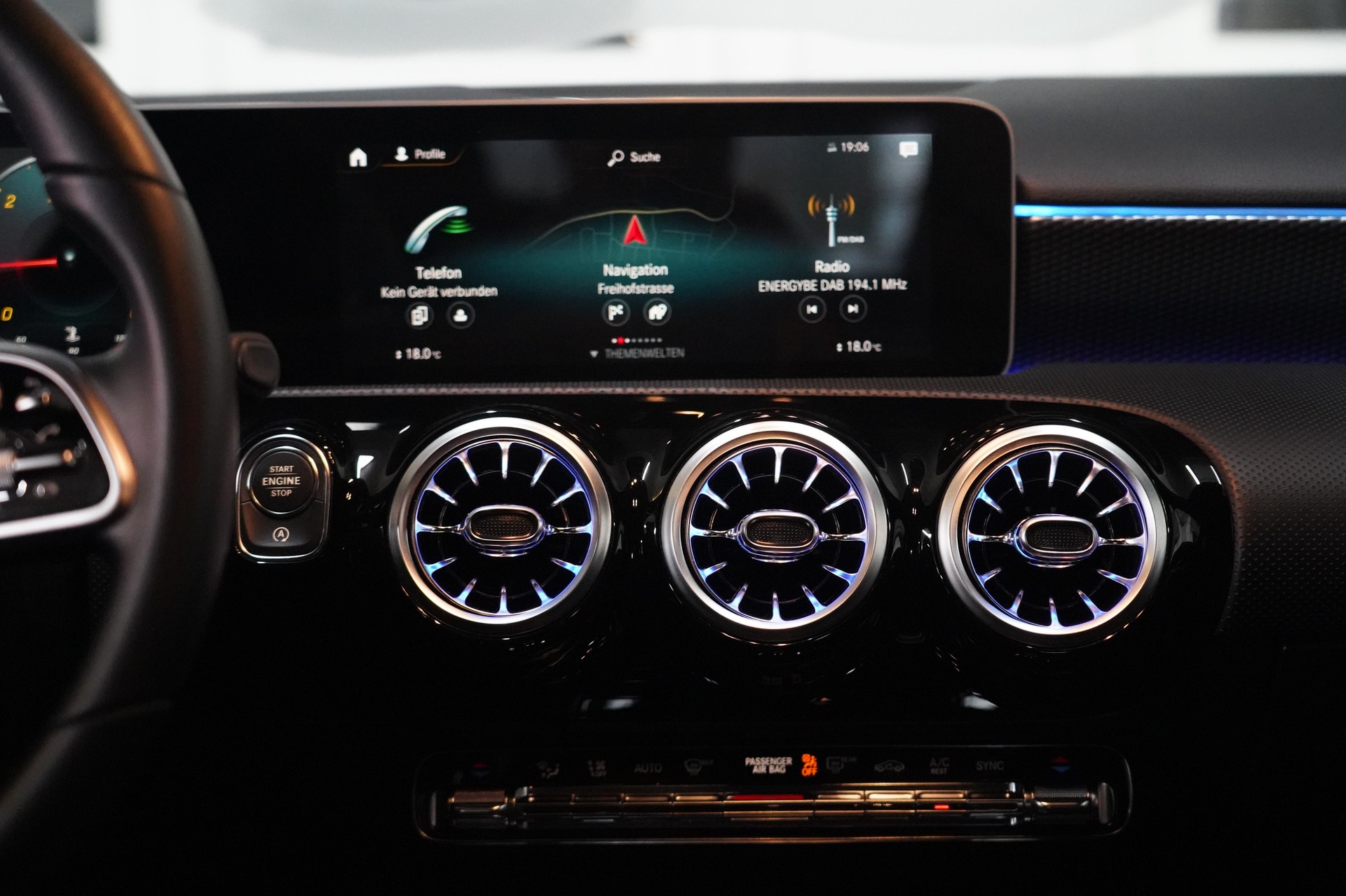 MERCEDES-BENZ A 180 d-image-10