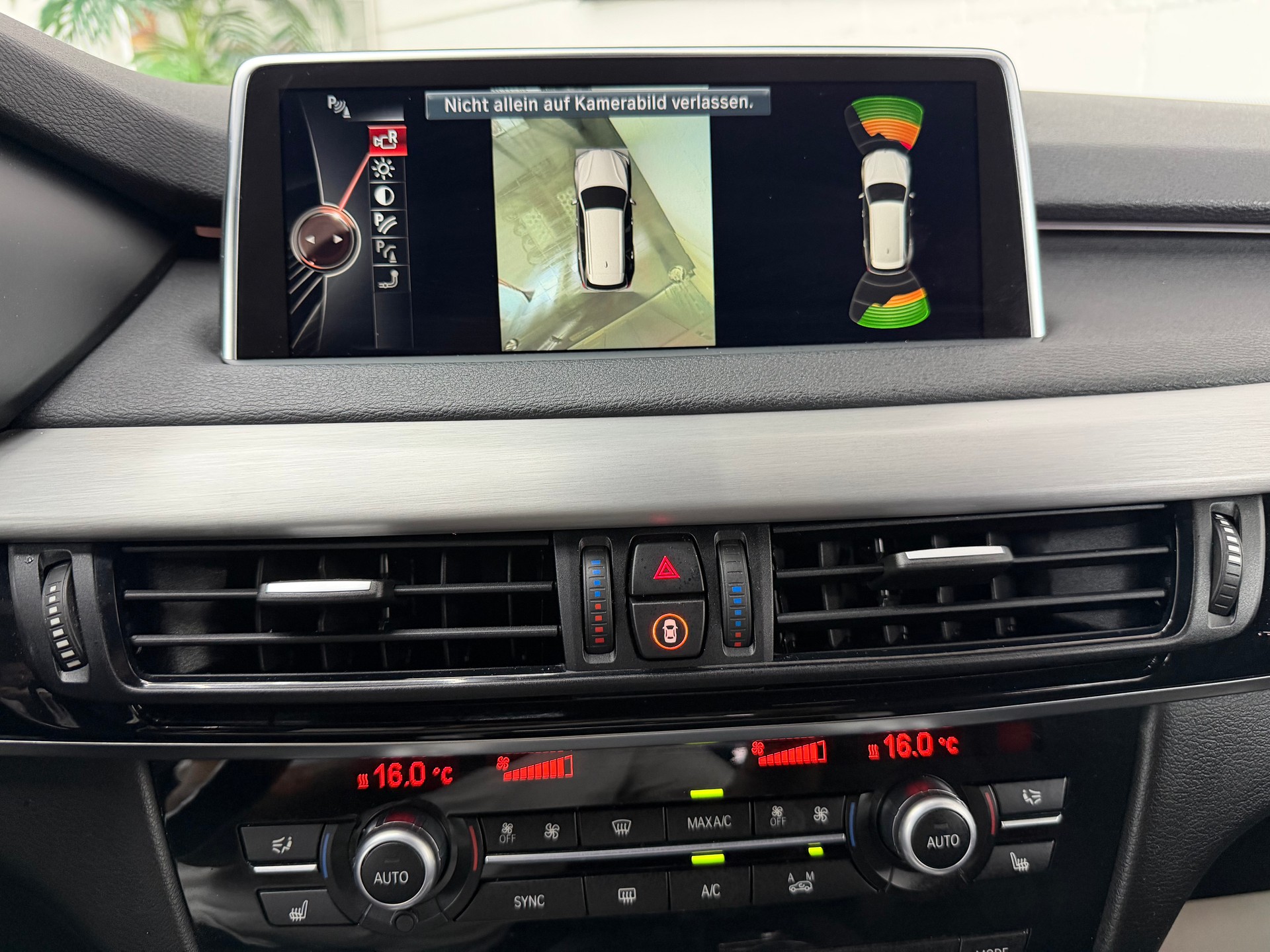 BMW X5 xDrive 30d Steptronic-image-17