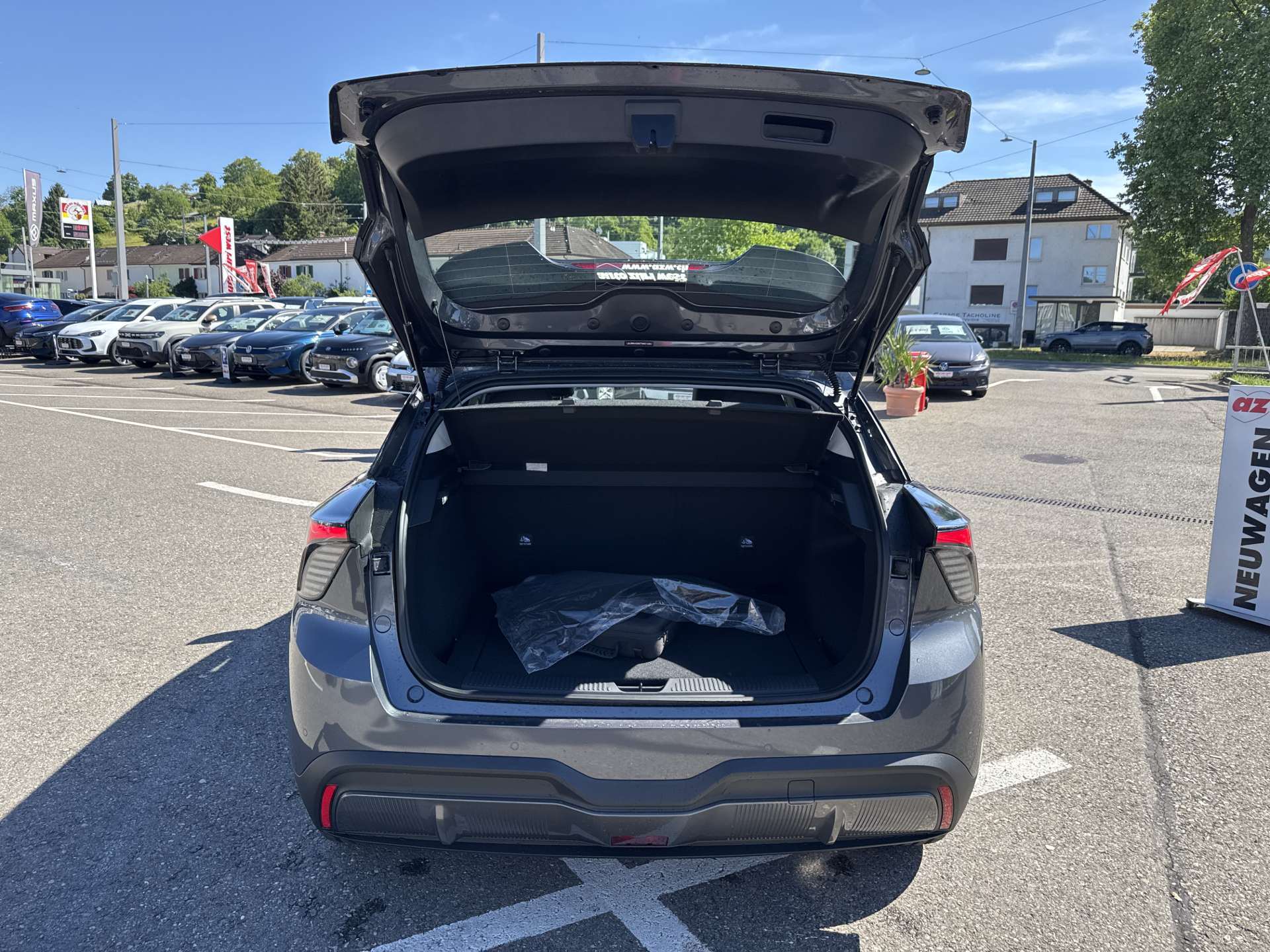 MG 4 EV 64kWh Premium Facelift Automat-image-7