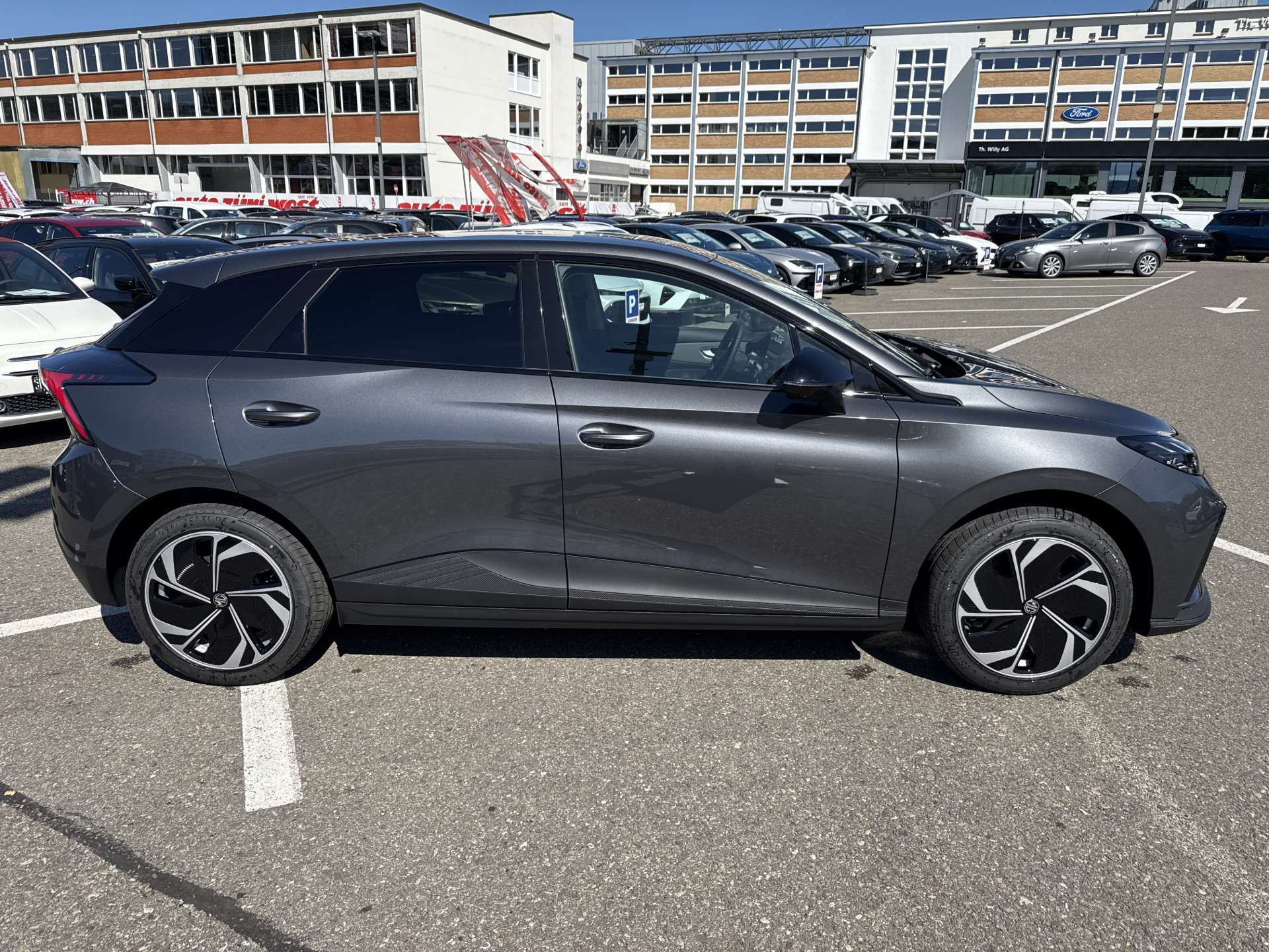 MG 4 EV 64kWh Premium Facelift Automat-image-10