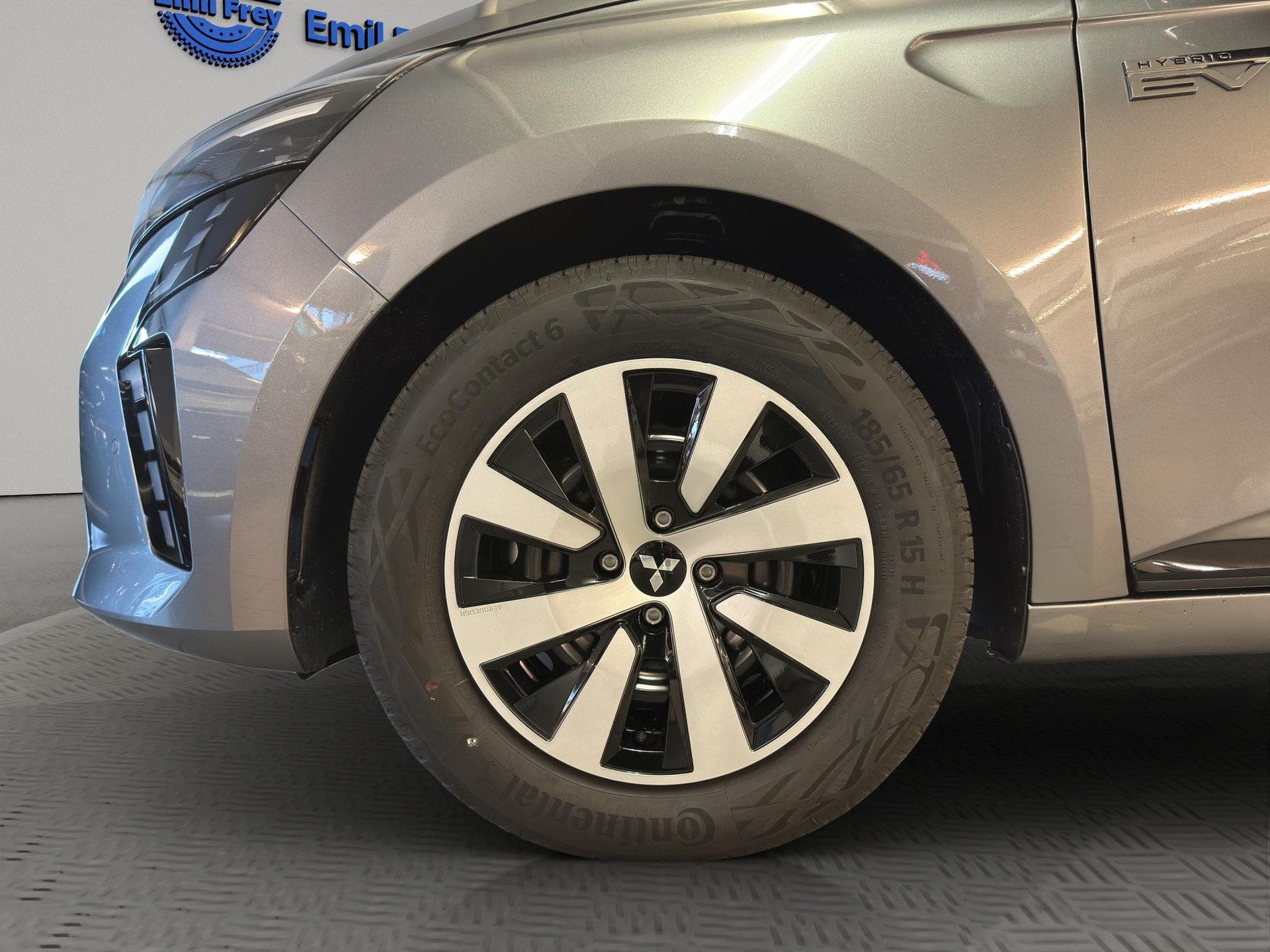 MITSUBISHI Colt 1.6 HEV Invite-image-9