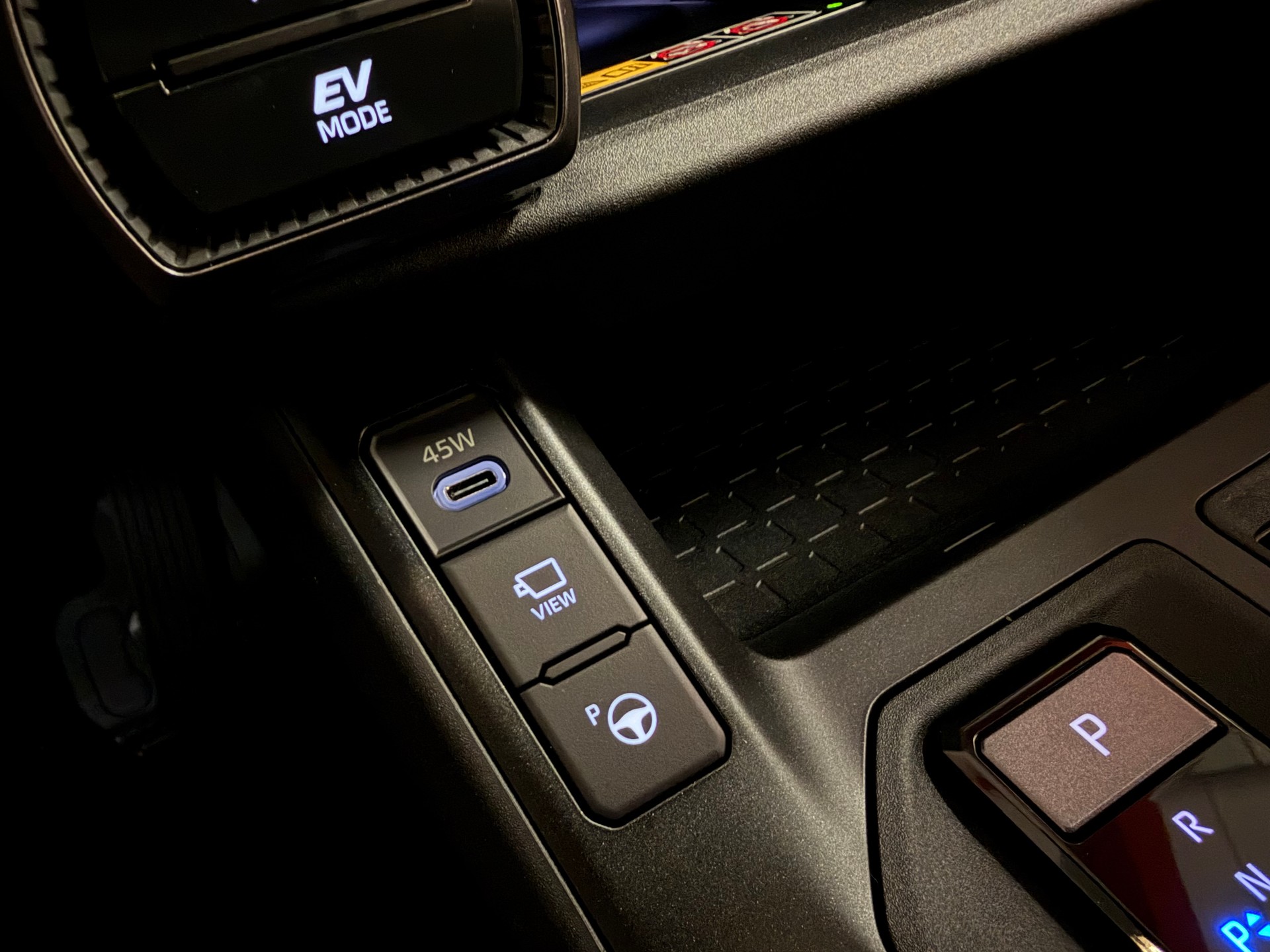 TOYOTA RAV-4 2.5 HSD Premium e-CVT AWD-image-32
