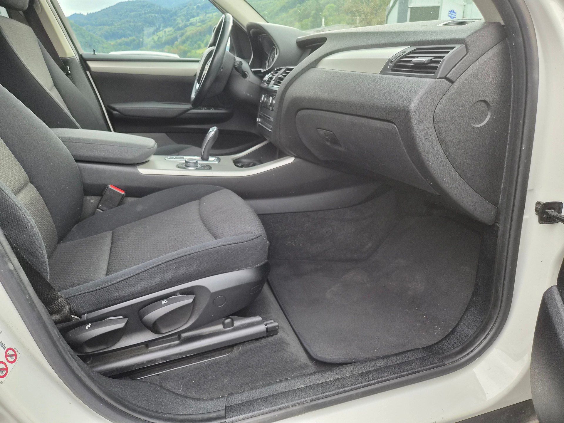 BMW X3 xDrive 28i Steptronic-image-14