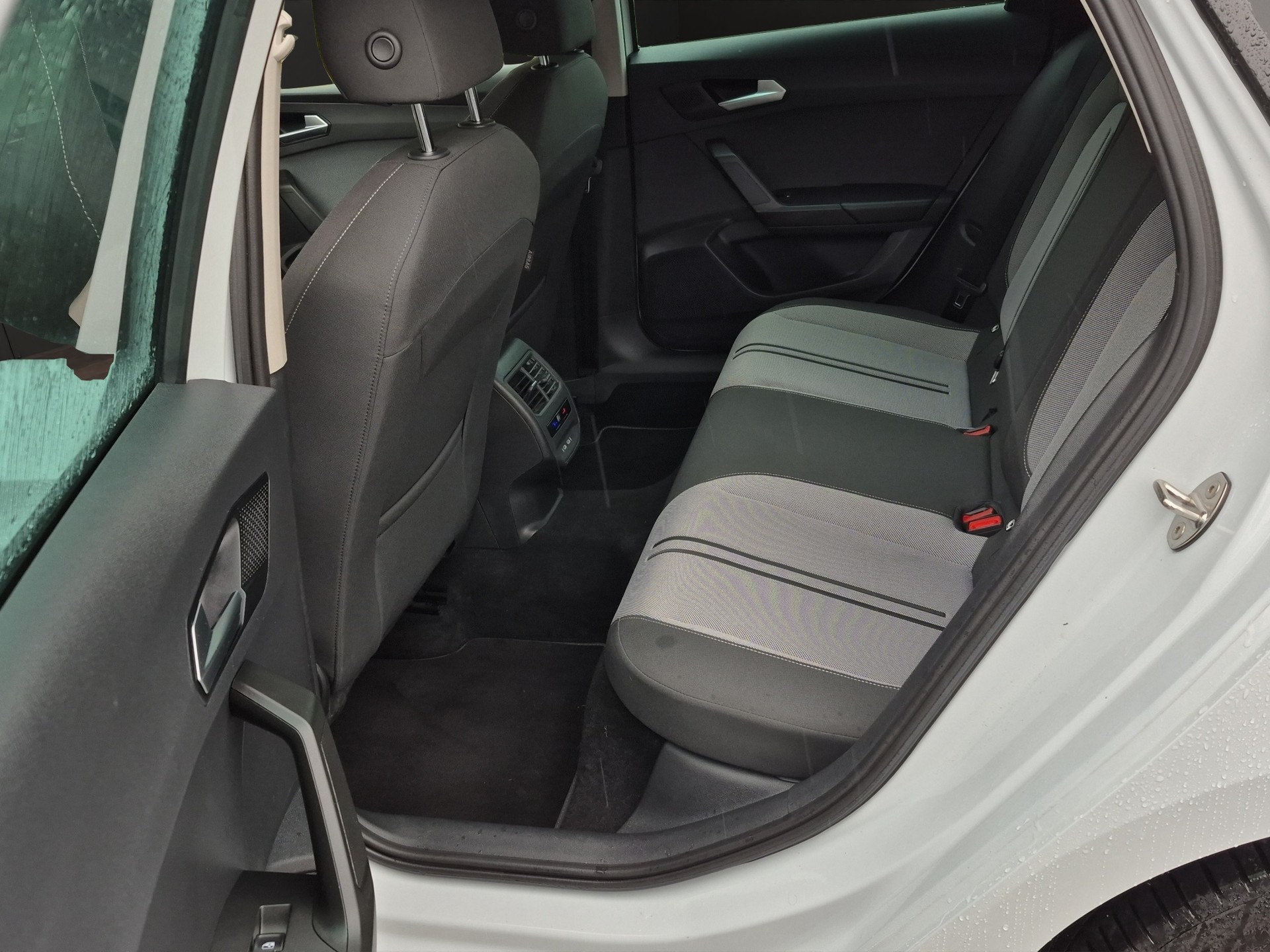 SEAT Leon ST 2.0 TDI EVO DSG Style-image-10
