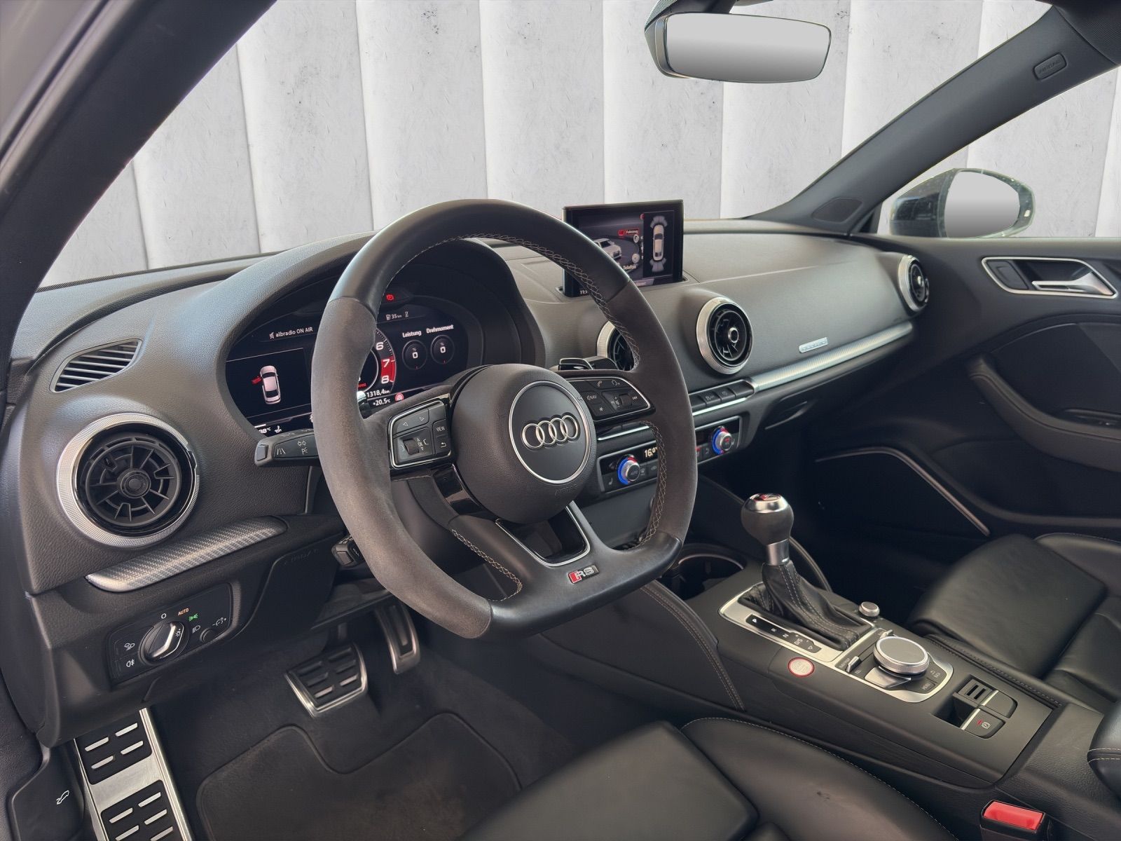 AUDI RS3 Limousine 2.5 TSI quattro S-tronic-image-8