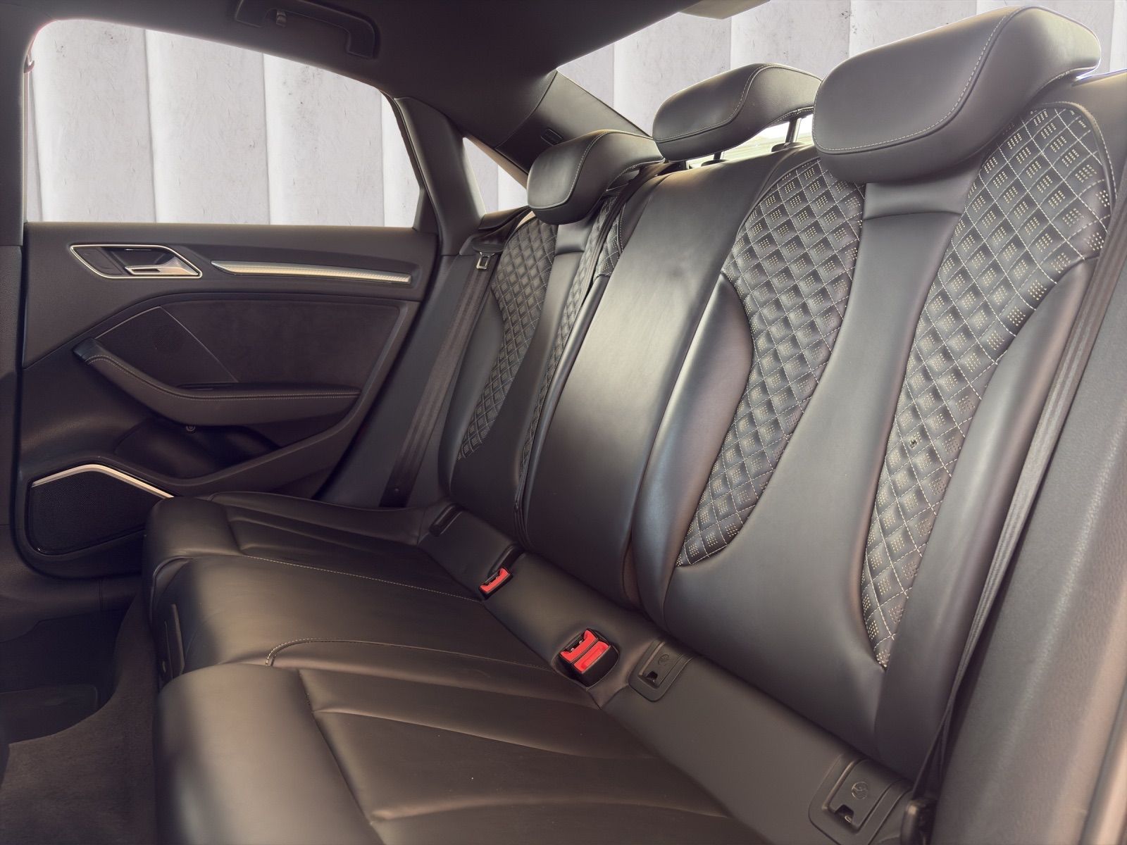 AUDI RS3 Limousine 2.5 TSI quattro S-tronic-image-16