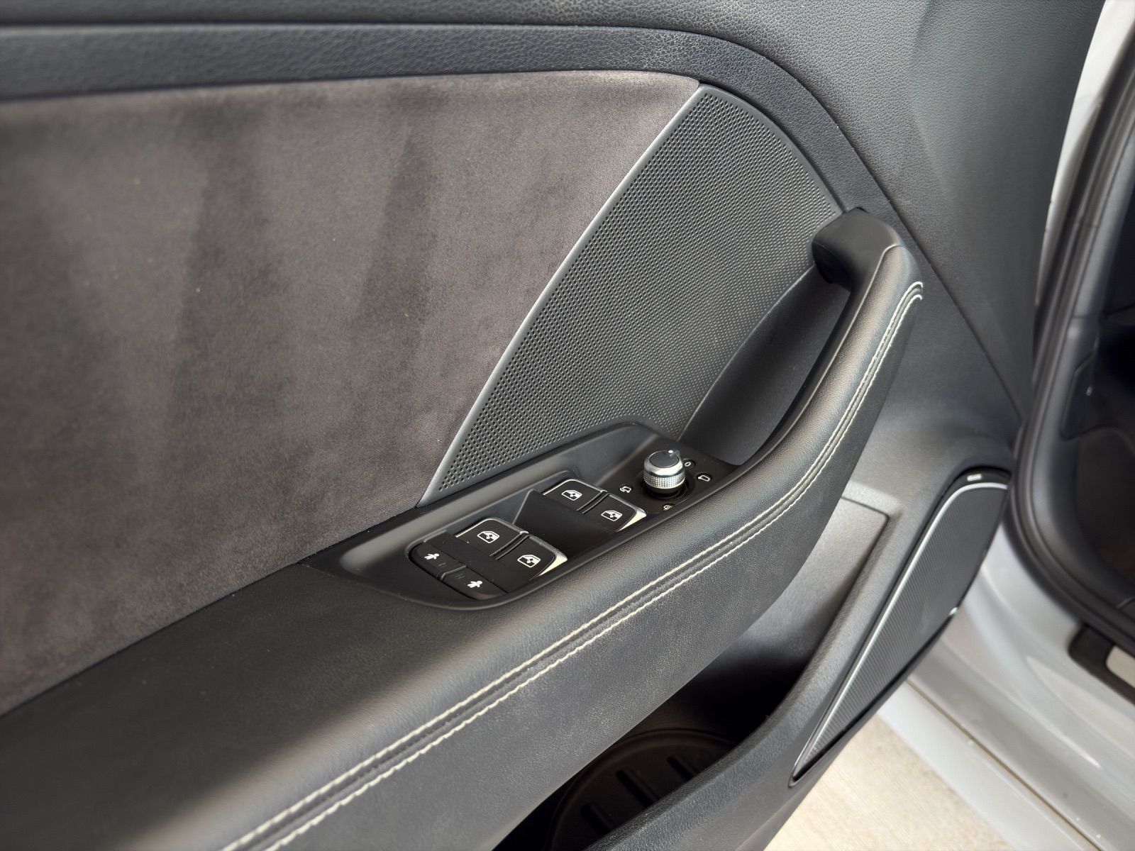 AUDI RS3 Limousine 2.5 TSI quattro S-tronic-image-20