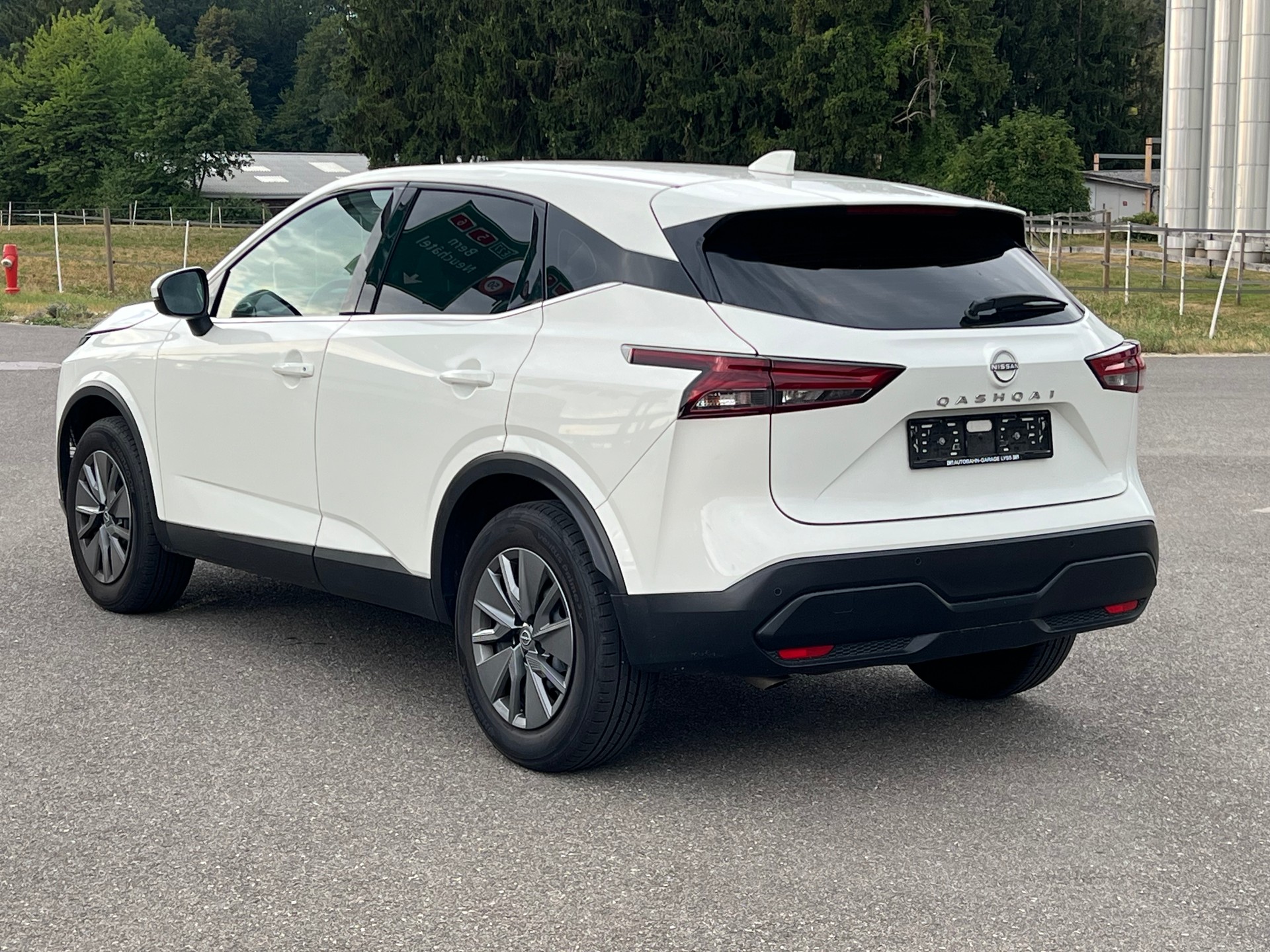 NISSAN Qashqai 1.3 DIG-T MHEV N-Connecta-image-5