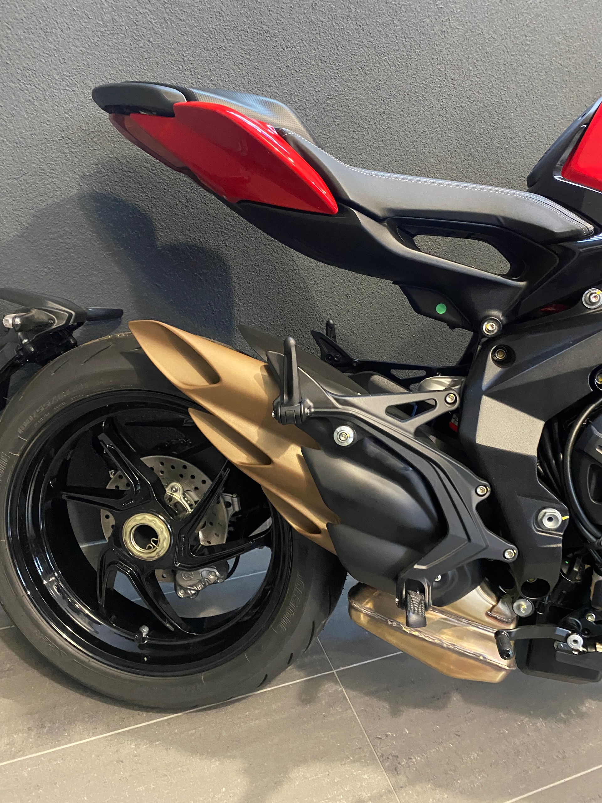 MV AGUSTA Brutale 800 Rosso 35 kW-showroom-element-3
