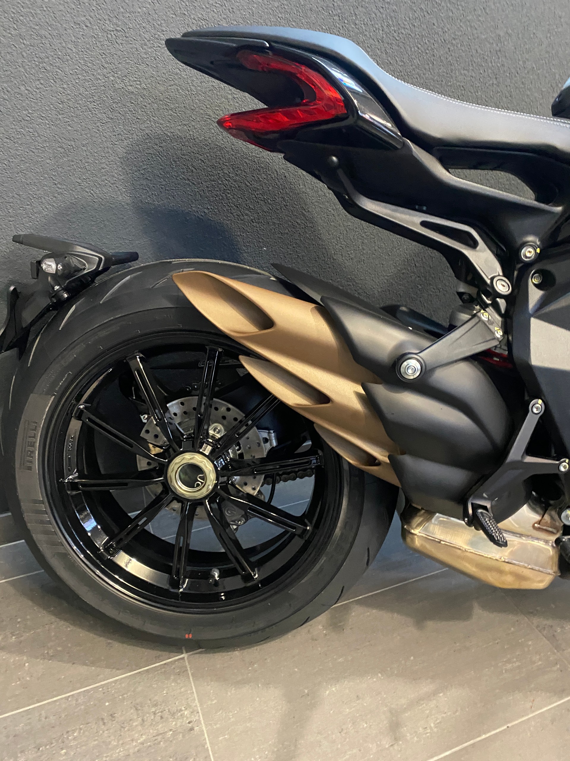 MV AGUSTA Brutale 800 Rosso 35 kW-image-9