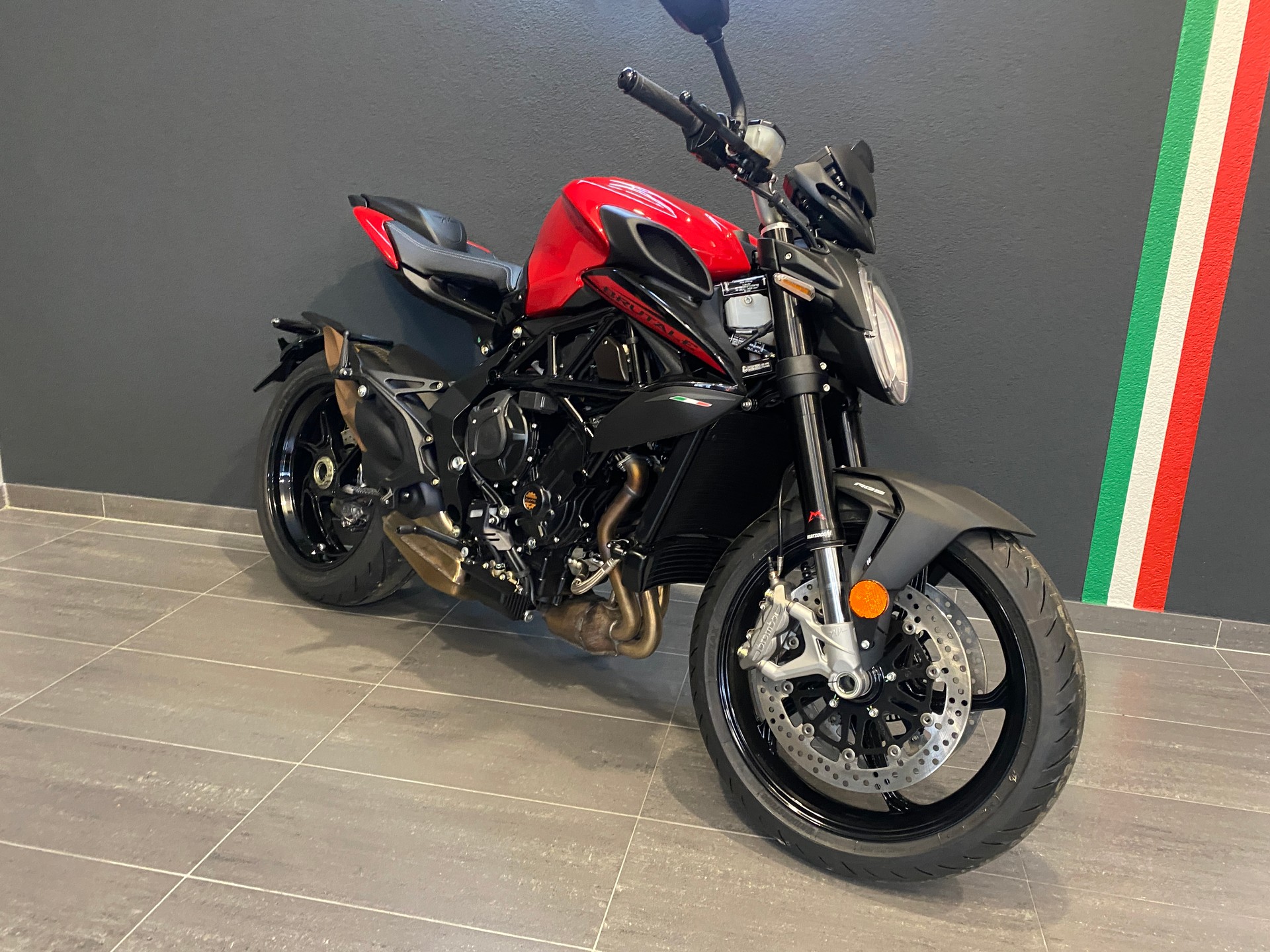 MV AGUSTA Brutale 800 Rosso 35 kW-showroom-element-1