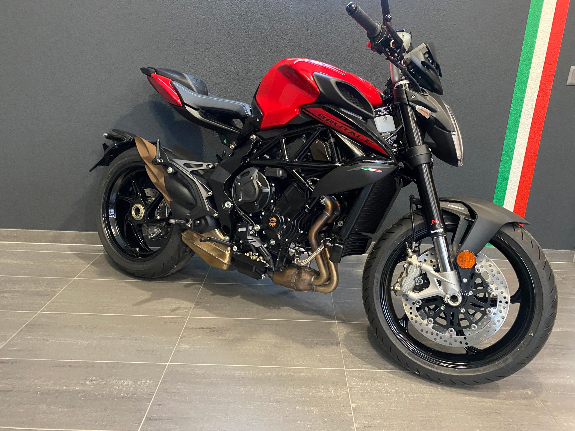 MV AGUSTA Brutale 800 Rosso 35 kW-showroom-element-2