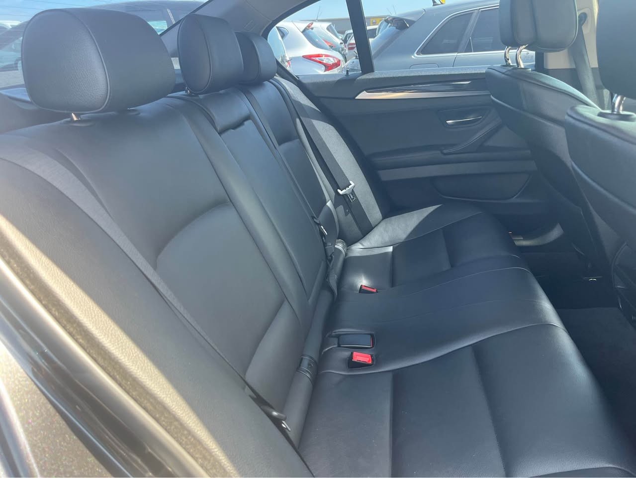 BMW 528i xDrive Steptronic-image-10