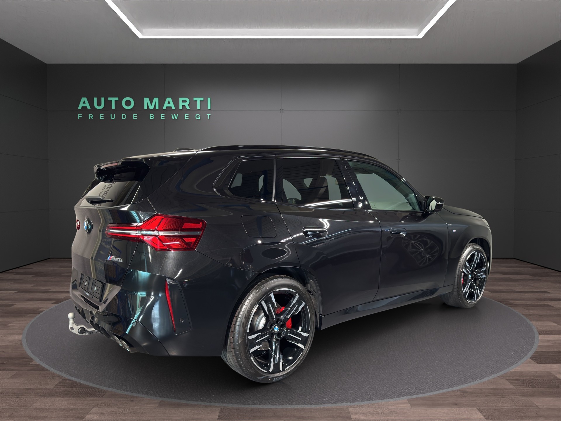 BMW X3 M50i-showroom-element-3