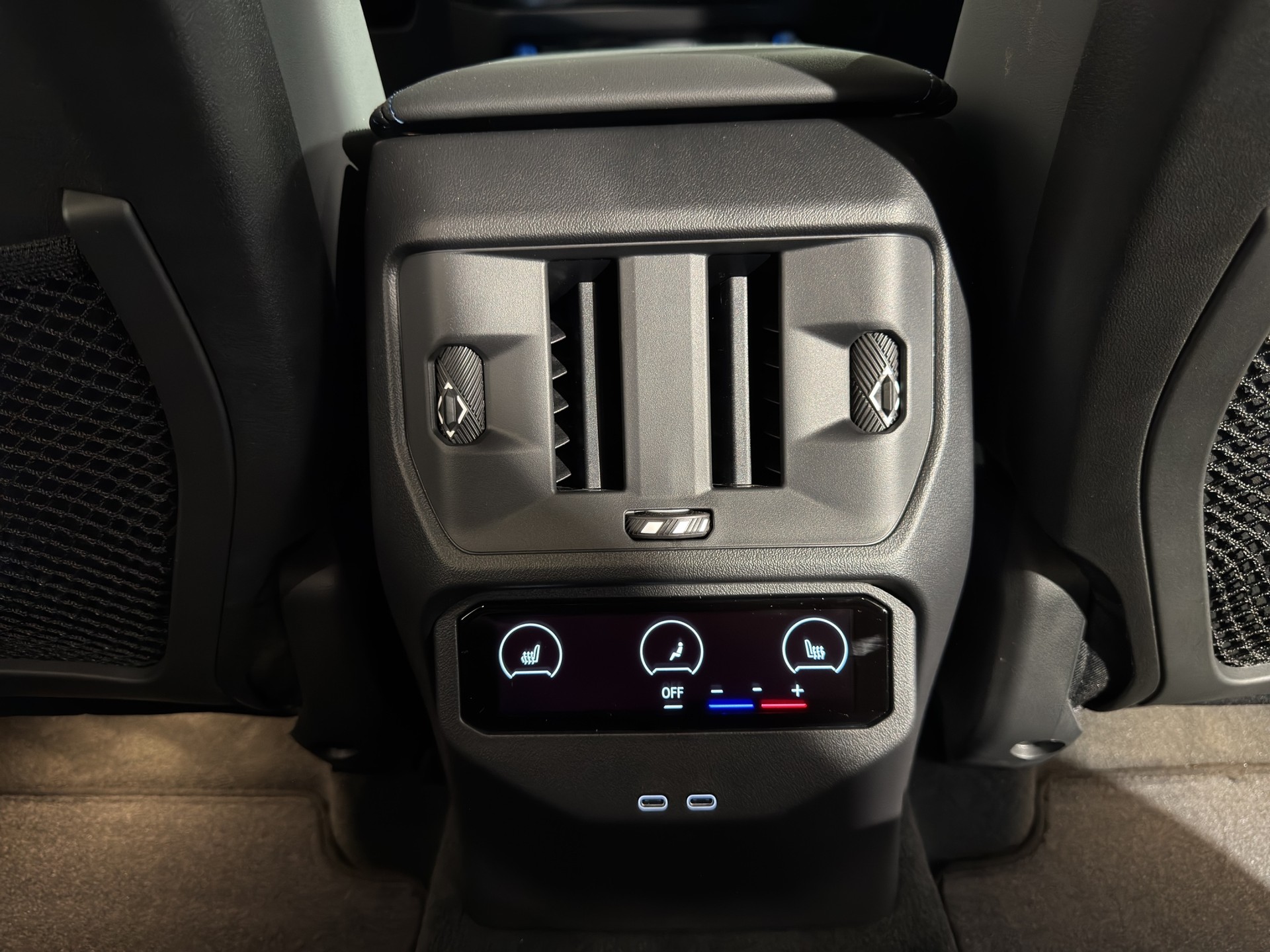 BMW X3 M50i-image-19