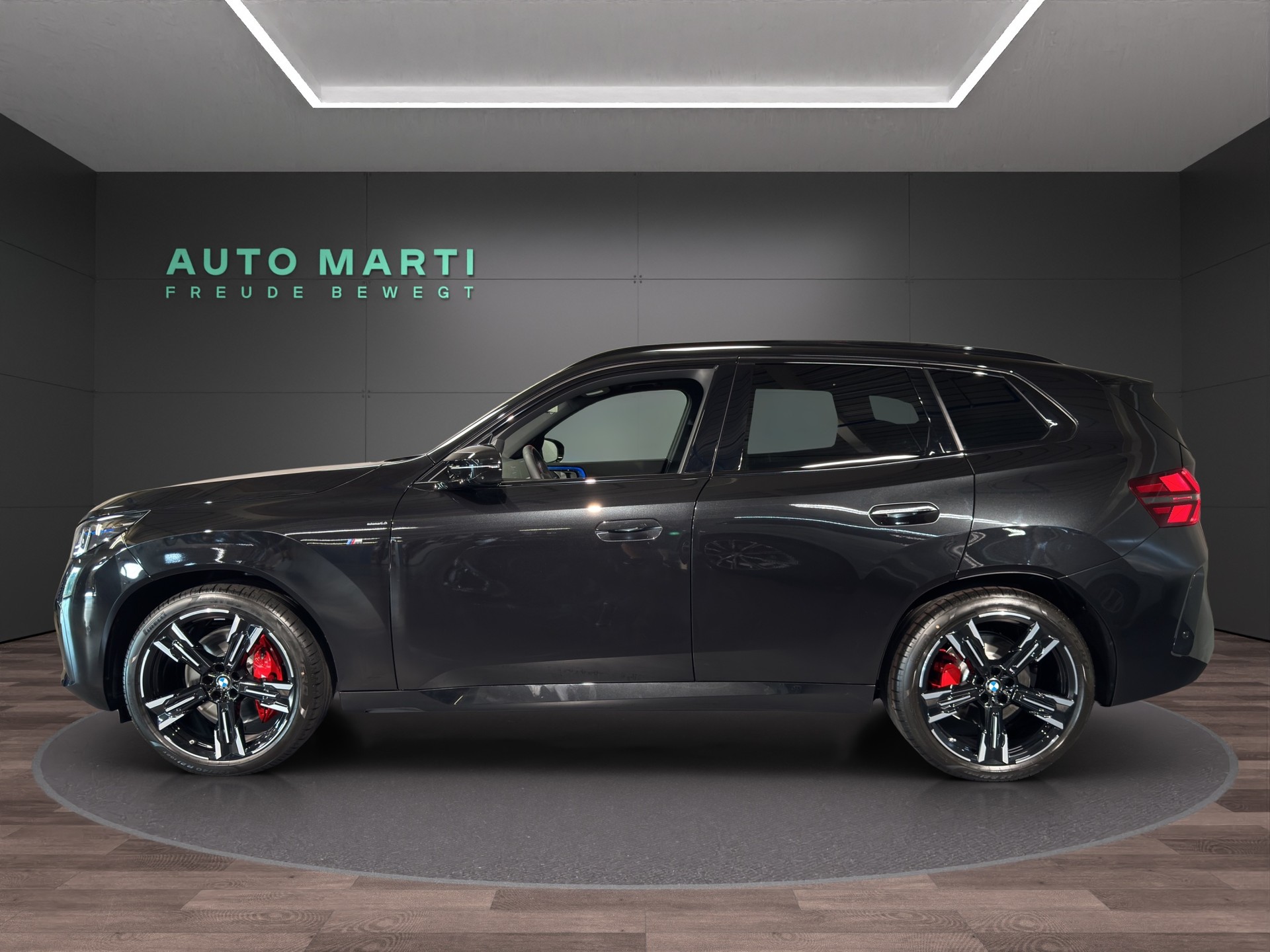 BMW X3 M50i-showroom-element-1