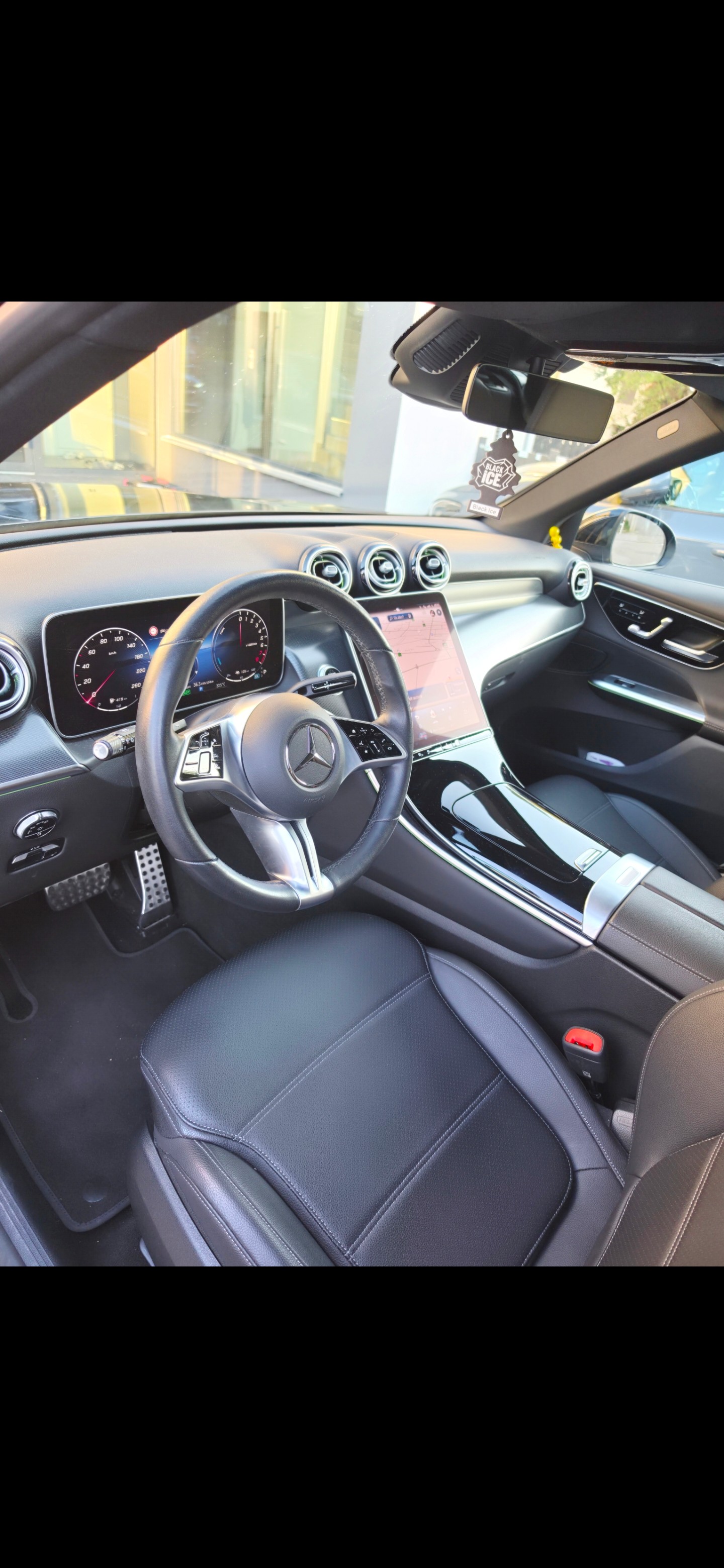 MERCEDES-BENZ GLC 300 e Avantgarde 4matic-image-3
