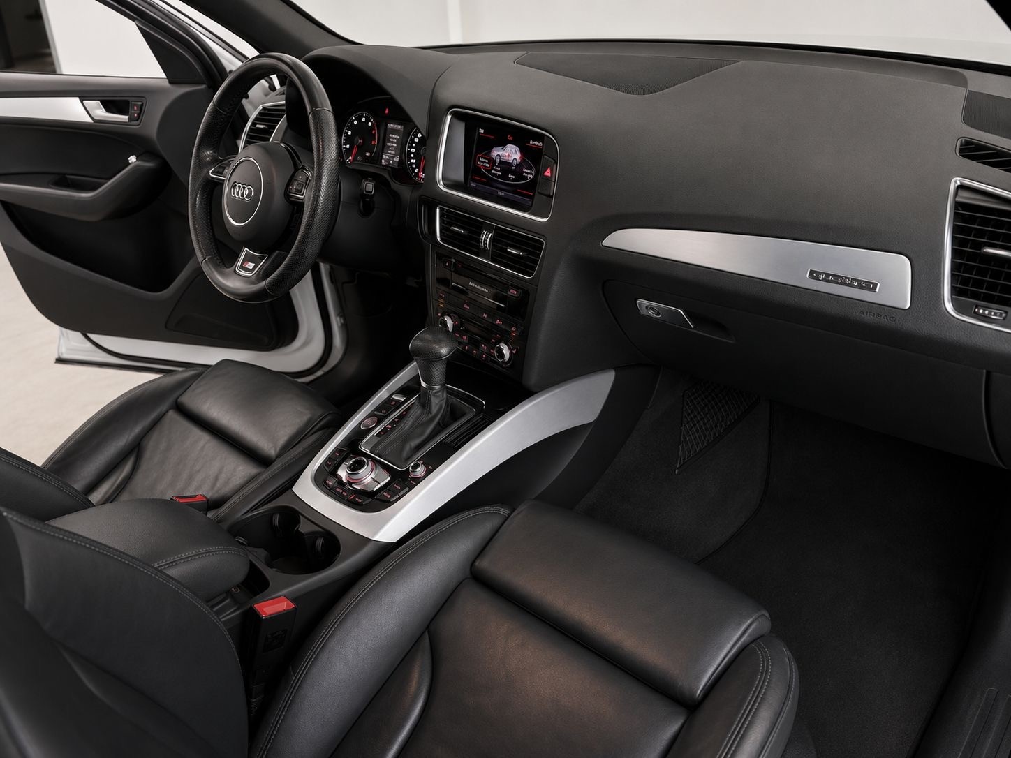 AUDI Q5 3.0 TFSI Quattro | S-Line | CH-Fahrzeug-image-10