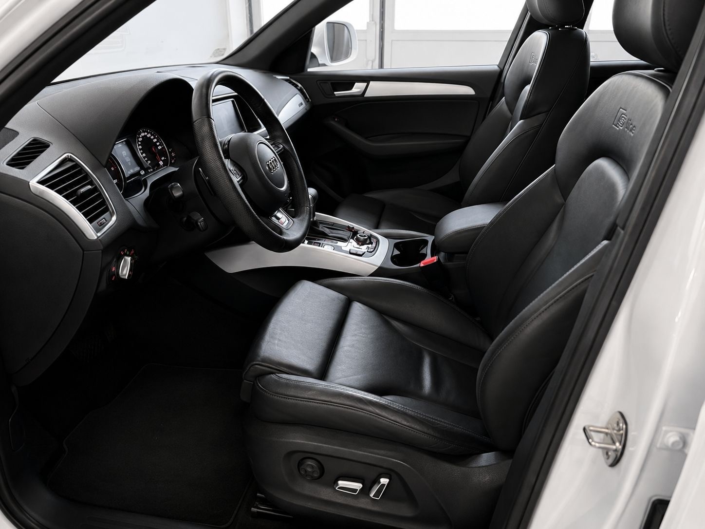 AUDI Q5 3.0 TFSI Quattro | S-Line | CH-Fahrzeug-image-14