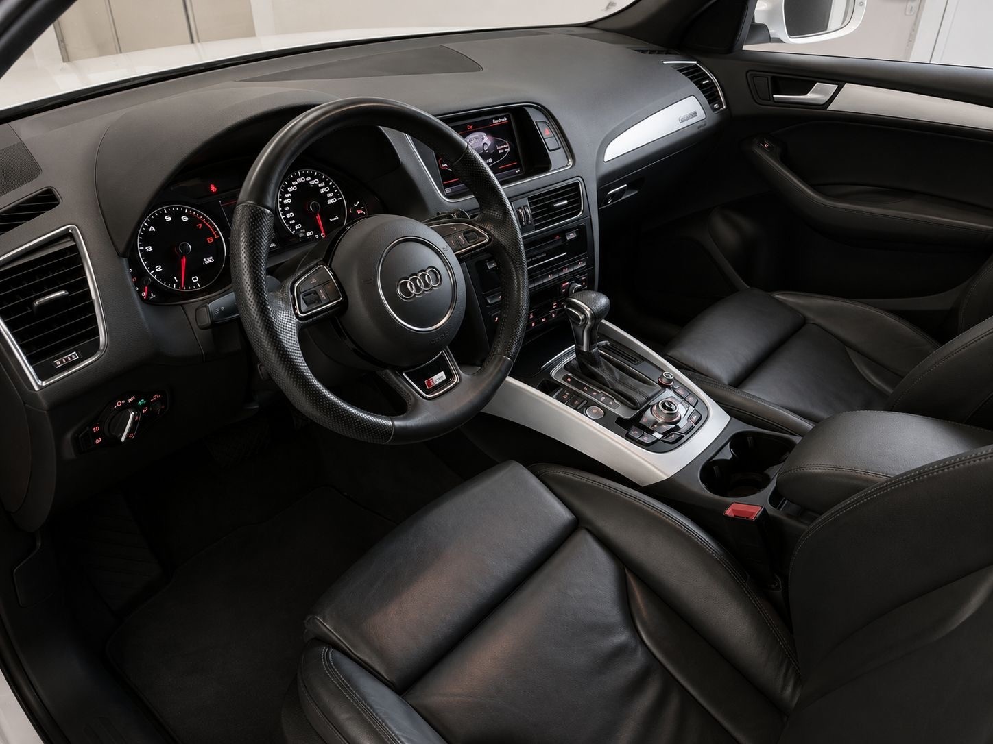 AUDI Q5 3.0 TFSI Quattro | S-Line | CH-Fahrzeug-image-11