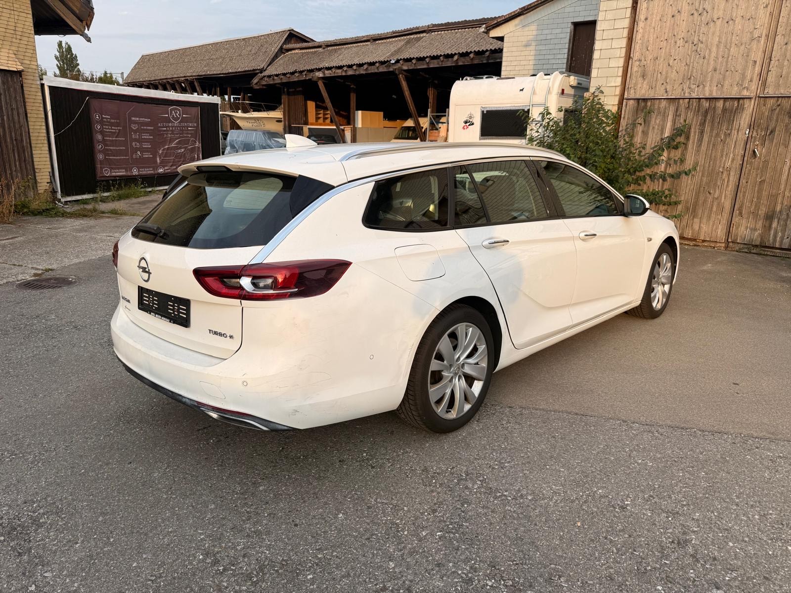OPEL Insignia 2.0 T Sports Tourer Excellence 4WD Automat.-image-4