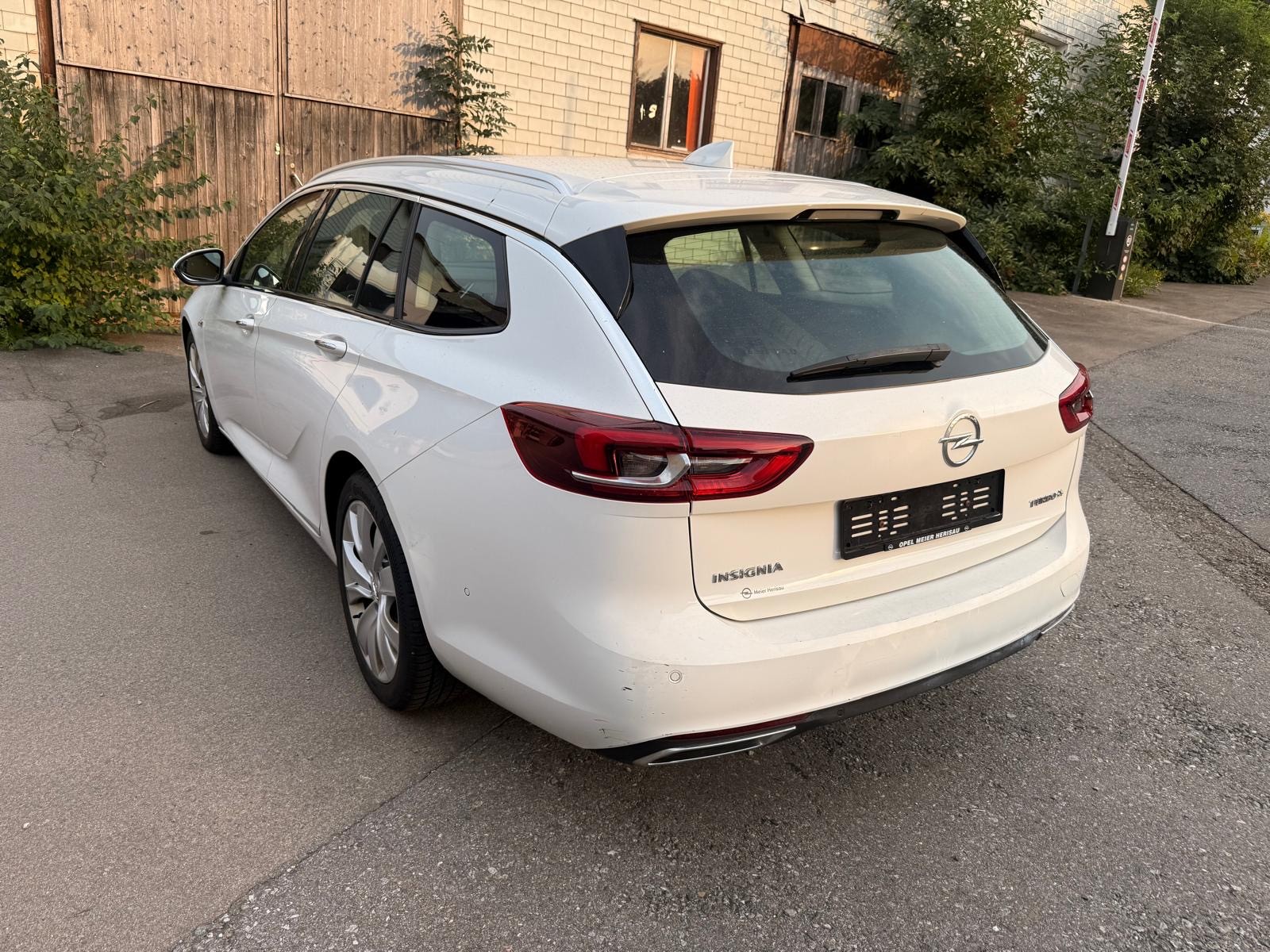 OPEL Insignia 2.0 T Sports Tourer Excellence 4WD Automat.-image-5
