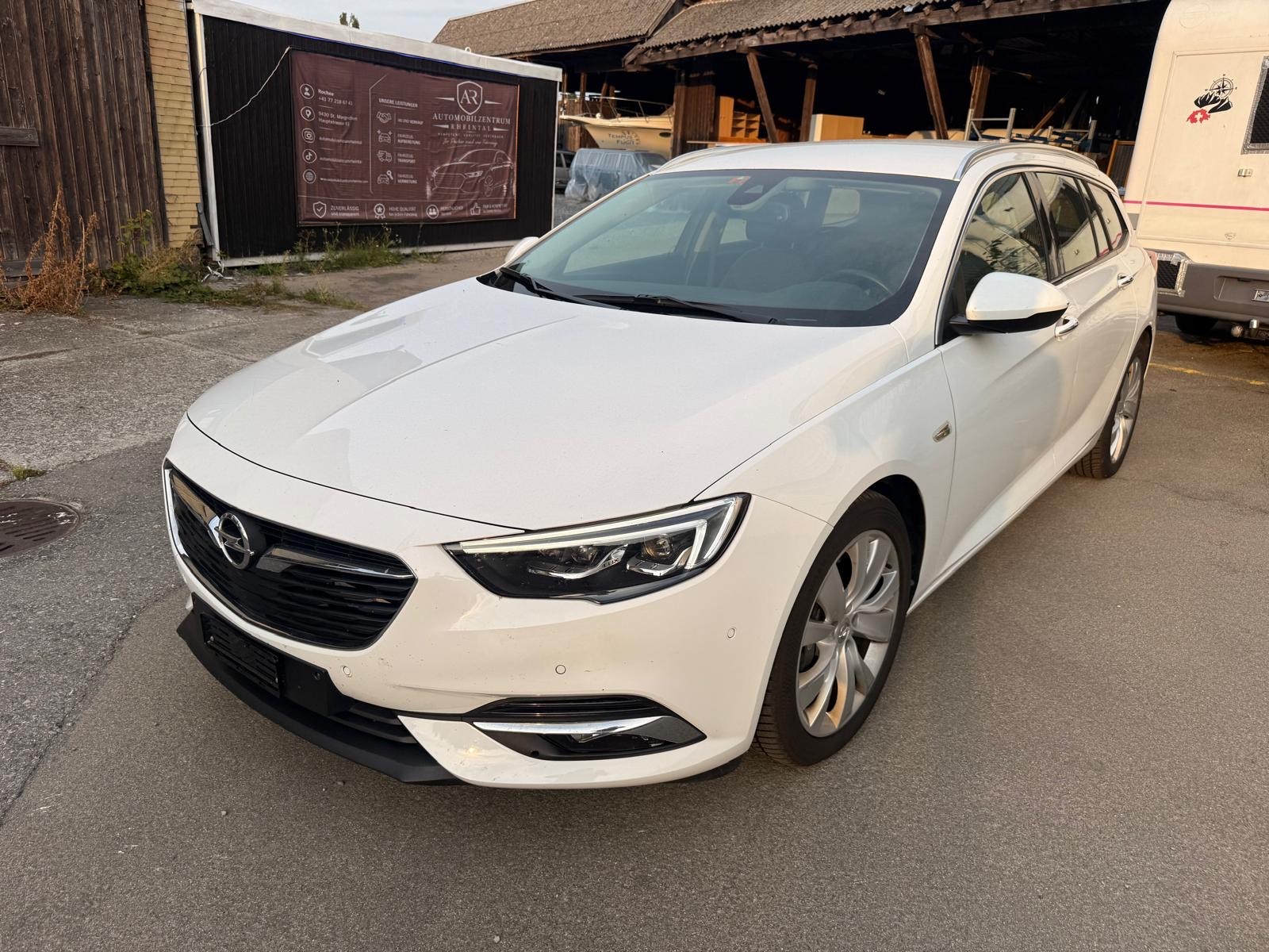 OPEL Insignia 2.0 T Sports Tourer Excellence 4WD Automat.-image-0