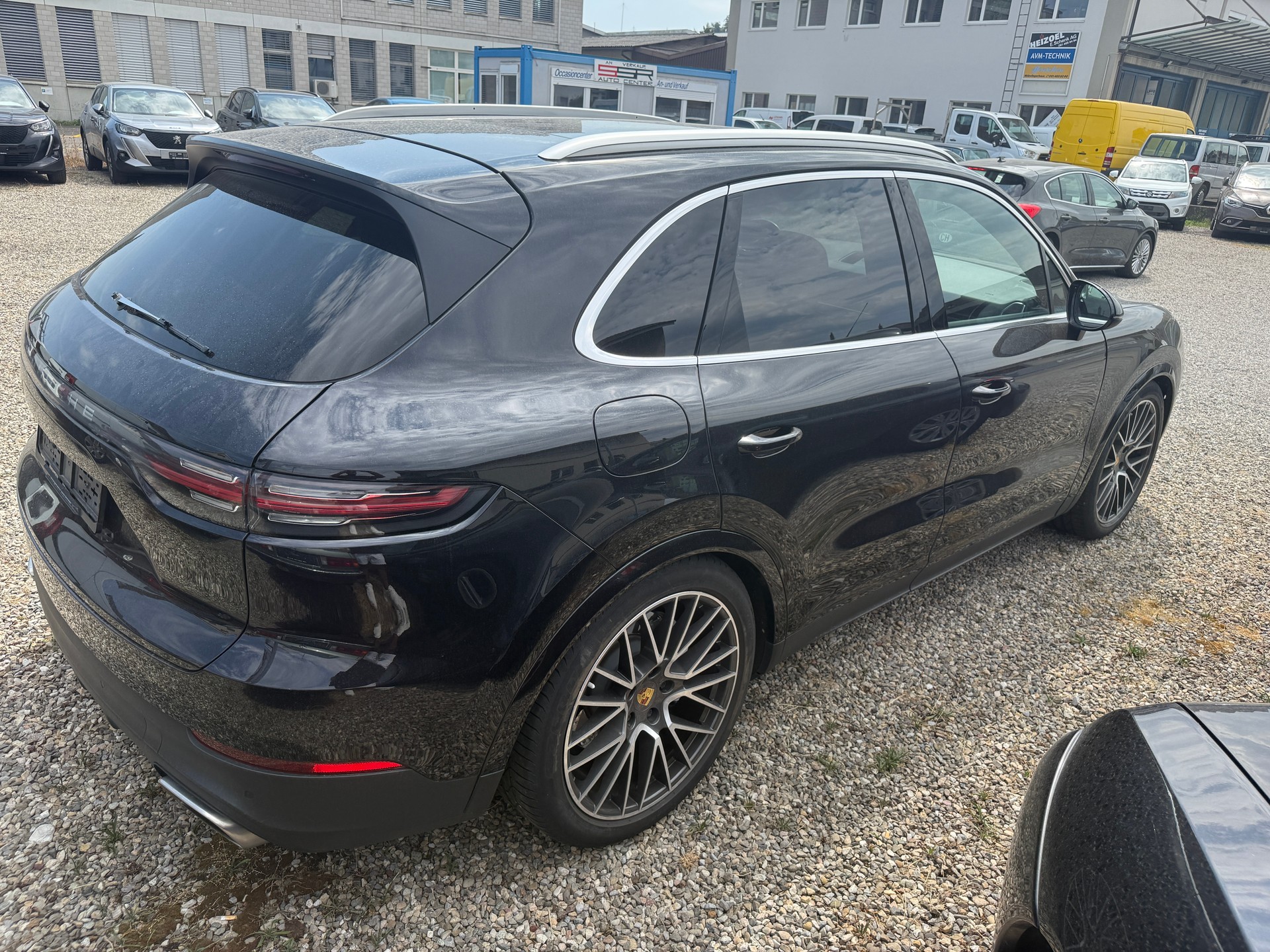 PORSCHE CAYENNE-image-4