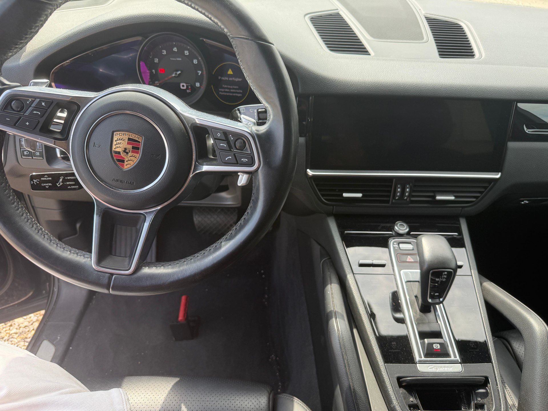 PORSCHE CAYENNE-image-8
