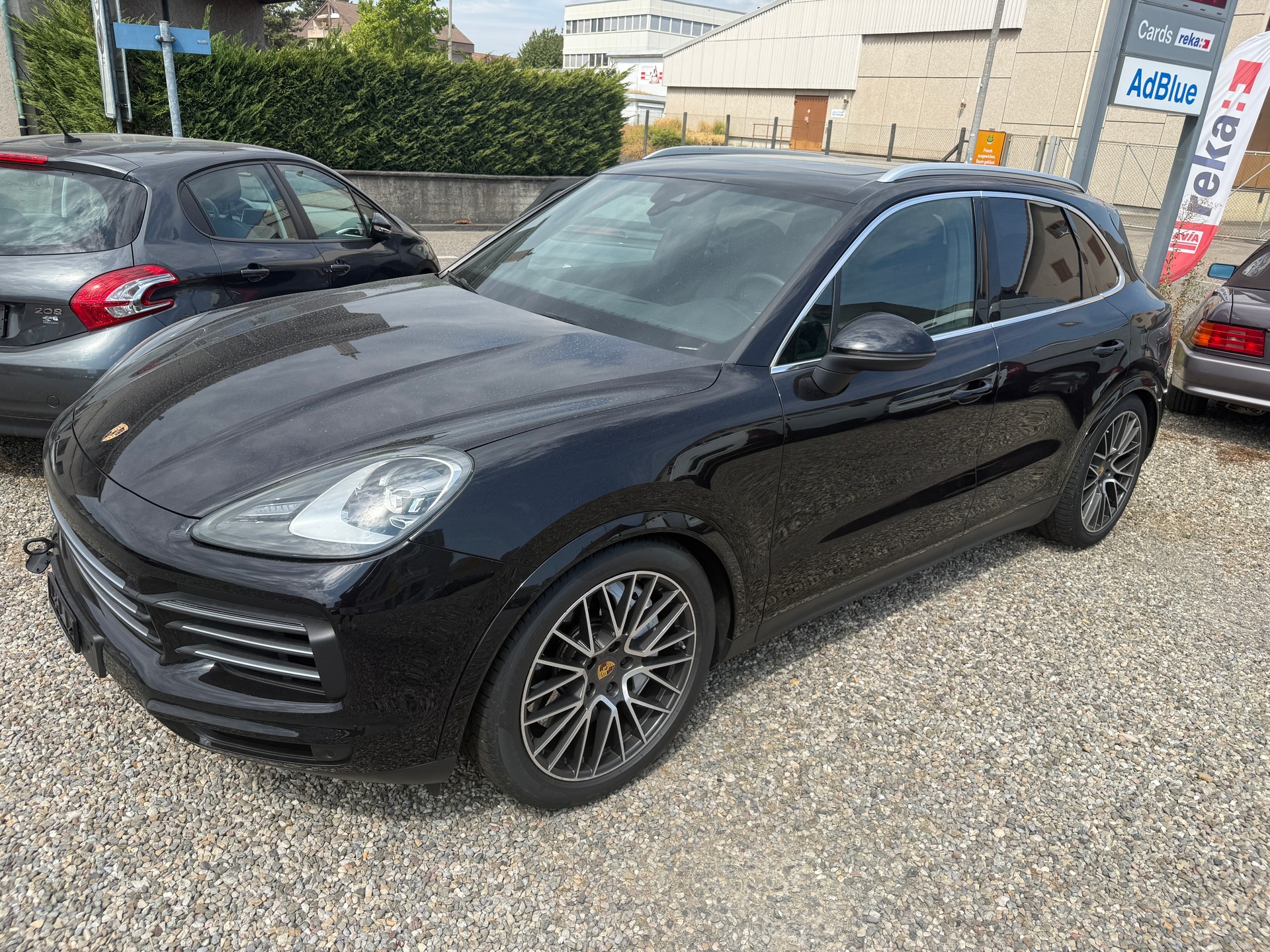 PORSCHE CAYENNE-image-1
