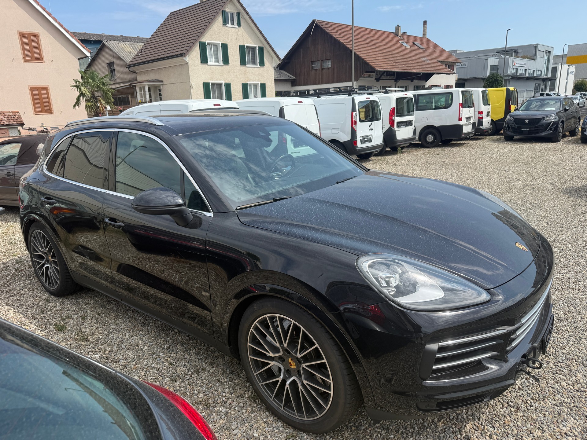PORSCHE CAYENNE-image-0
