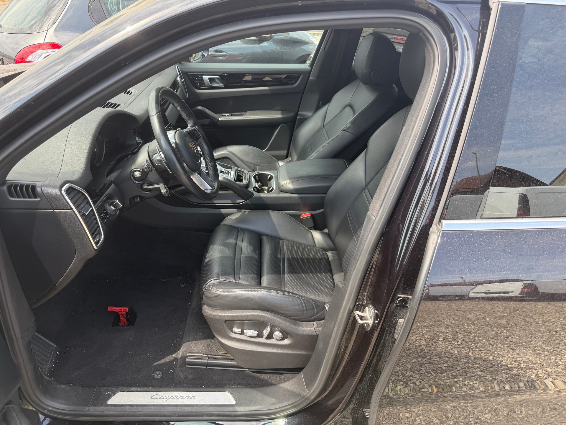 PORSCHE CAYENNE-image-6