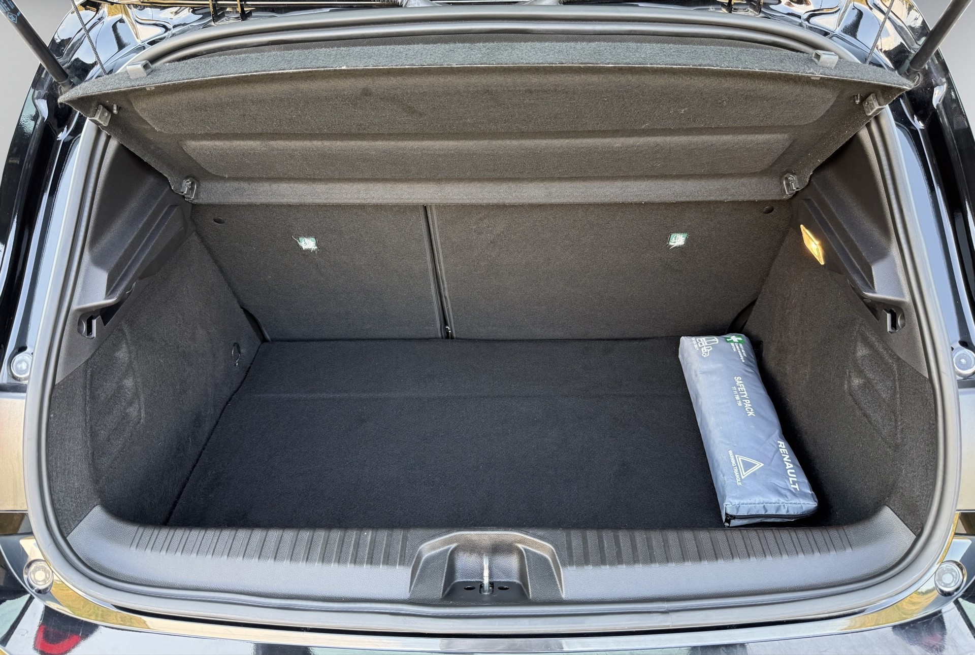 RENAULT Clio 1.6 E-Tech Intens-image-14