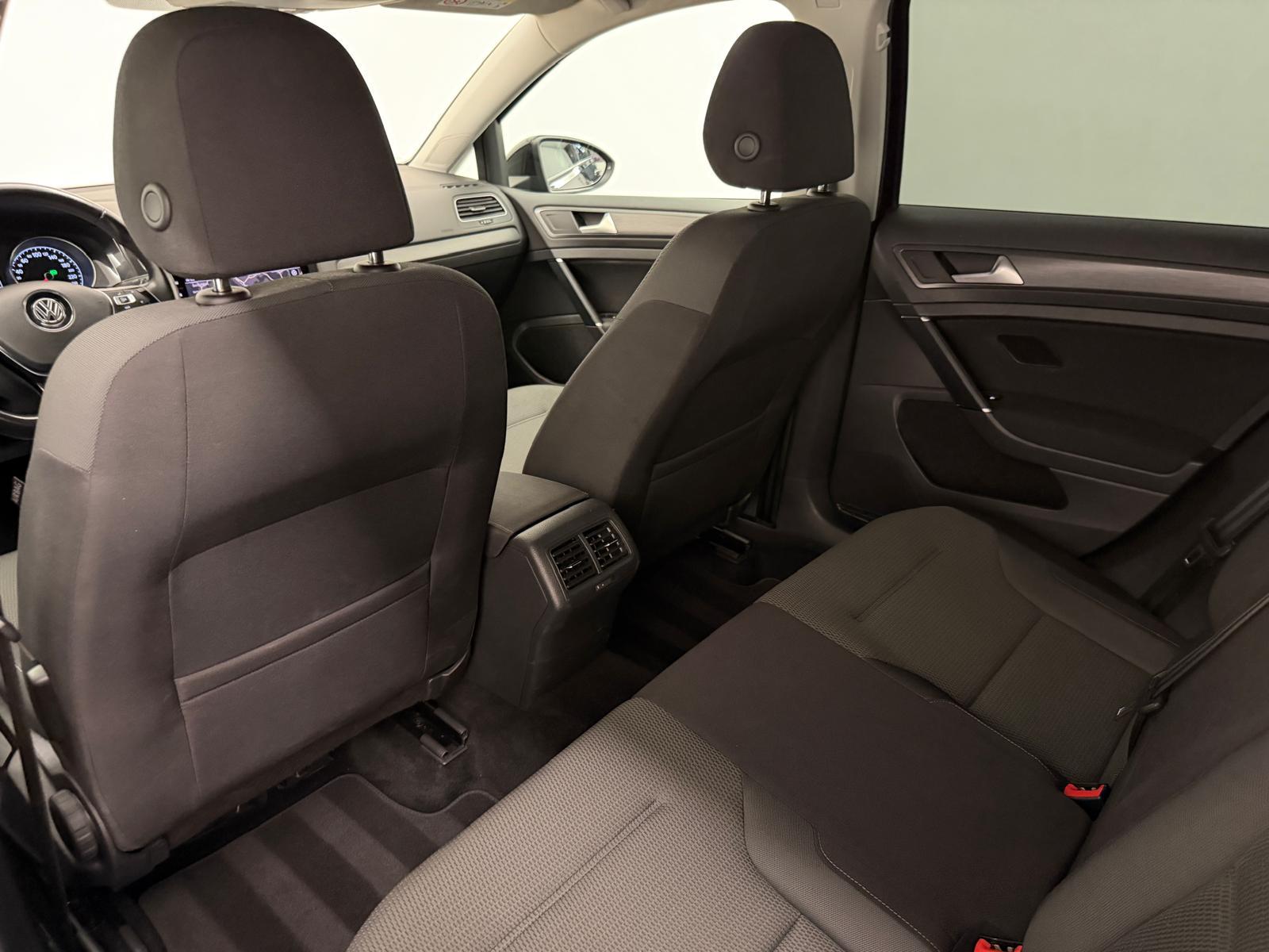 VW Golf VII 1.5 TSI 150 Comfortline DSG-image-11