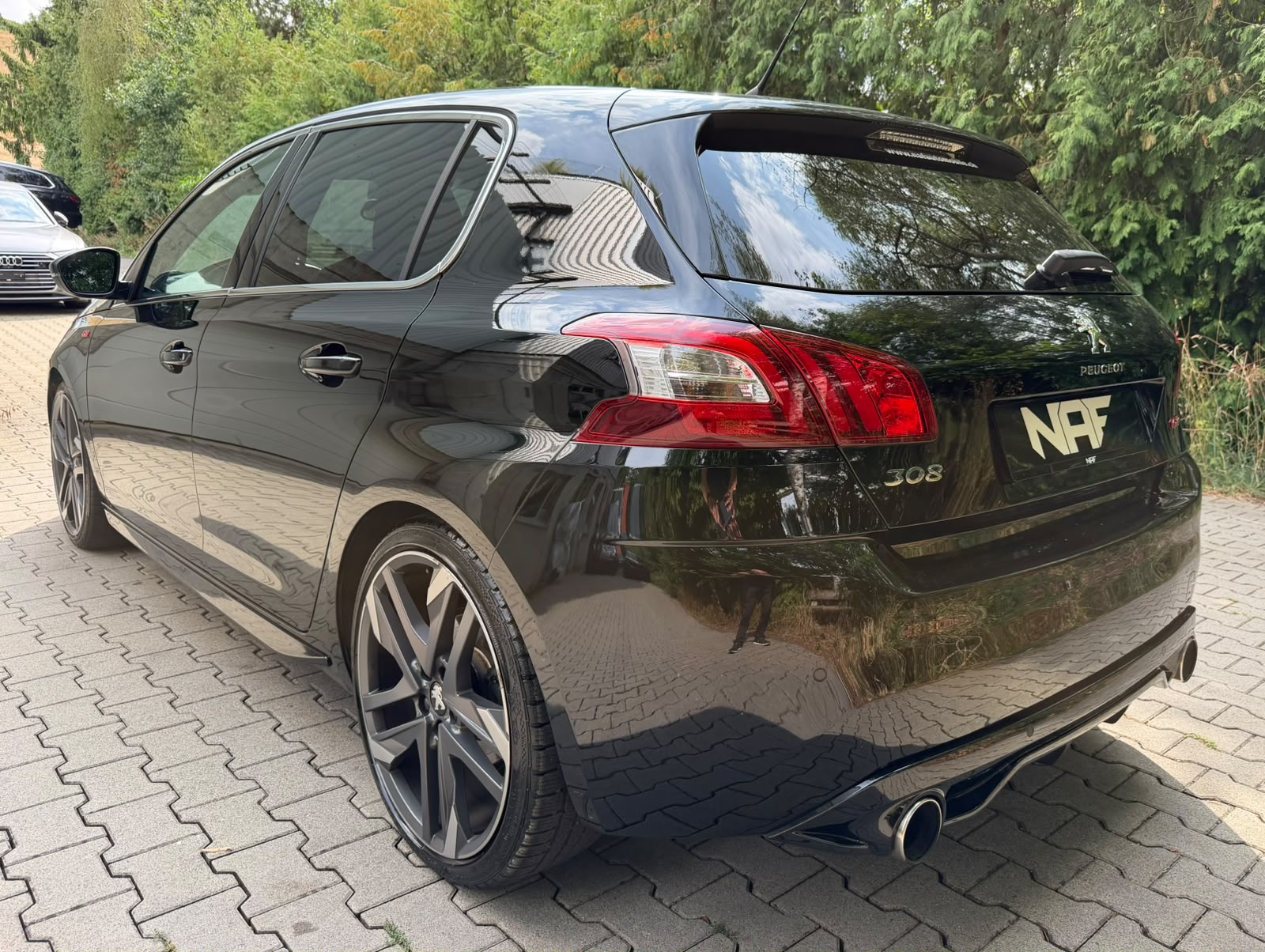 PEUGEOT 308 1.6 GTi-image-2