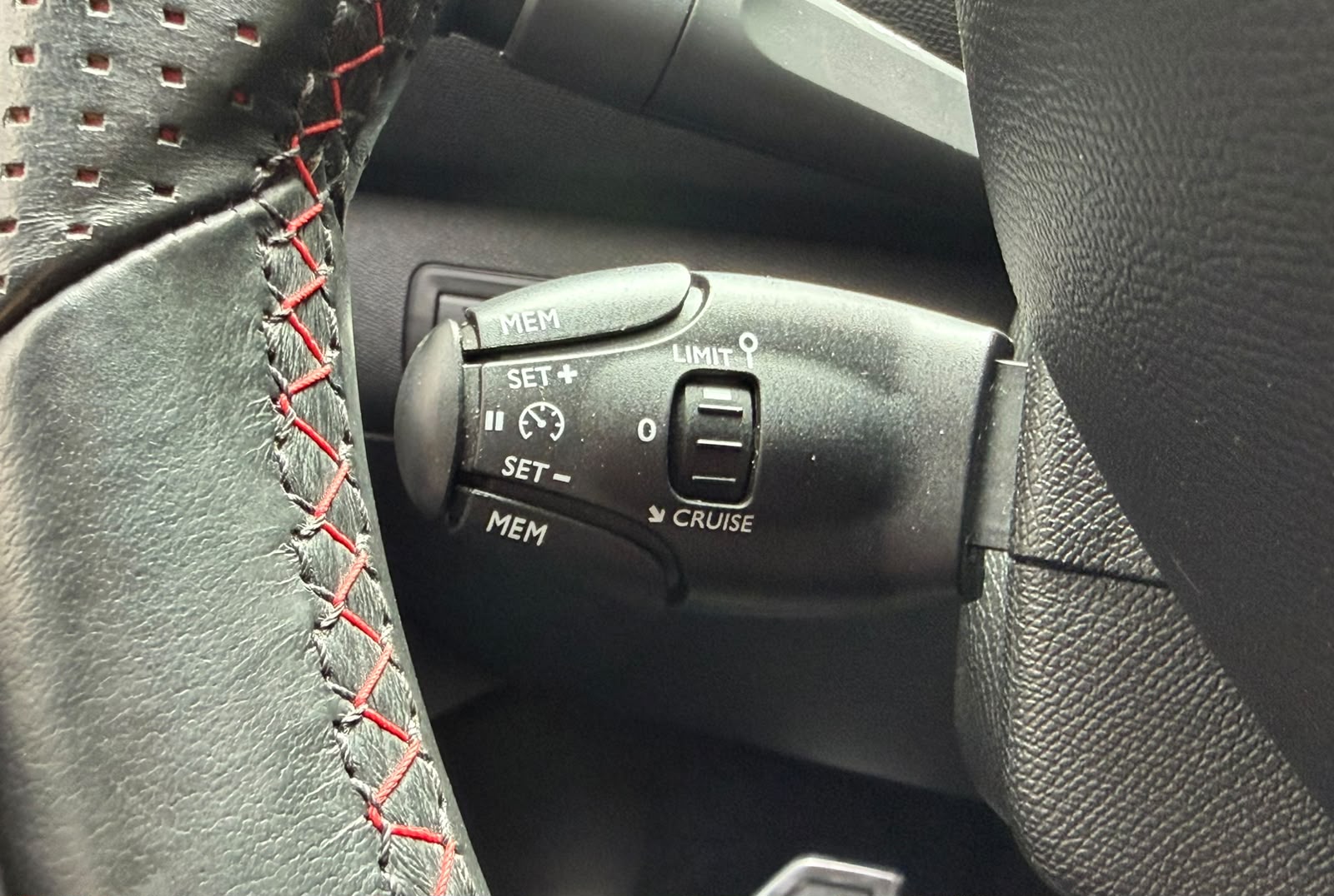 PEUGEOT 308 1.6 GTi-image-24