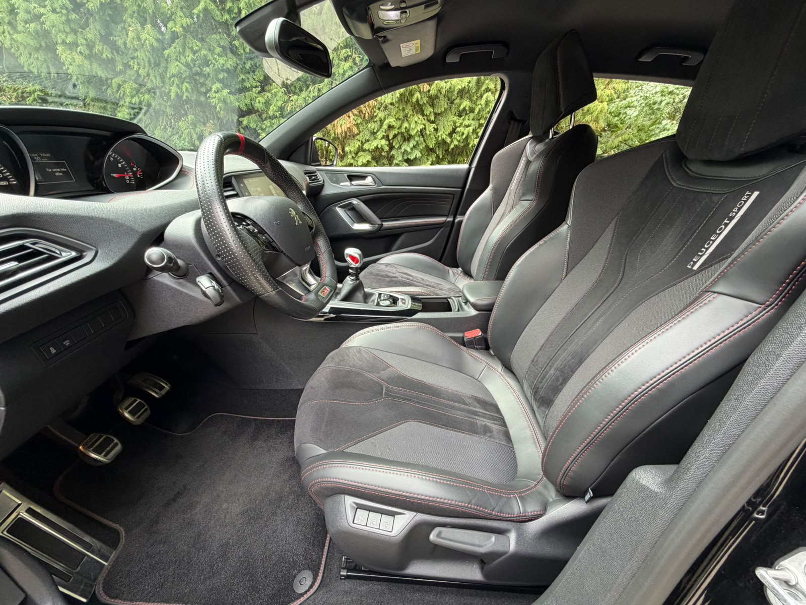 PEUGEOT 308 1.6 GTi-image-9